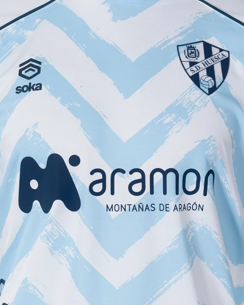 Tercera equipación de la SD Huesca