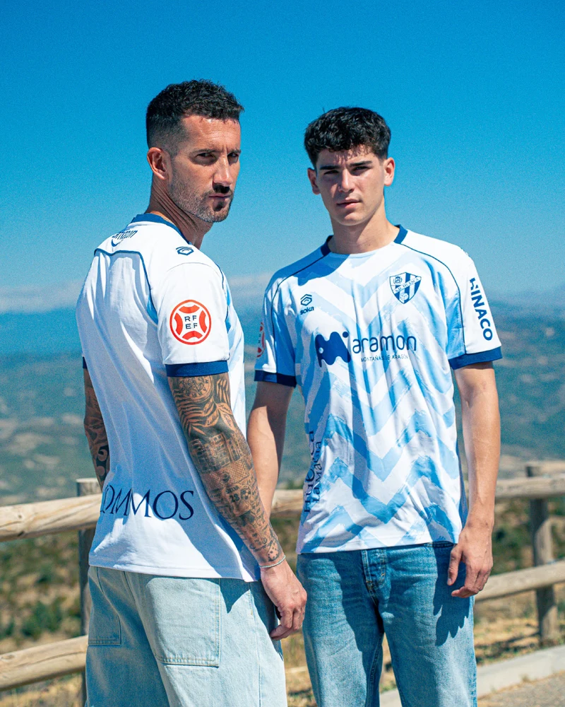 Tercera equipación de la SD Huesca