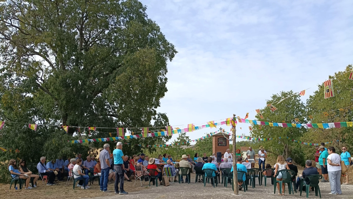 "Caserras del Castillo, el pueblo que fue" de Cristian Laglera añade valor a la fiesta-encuentro de antiguos moradores