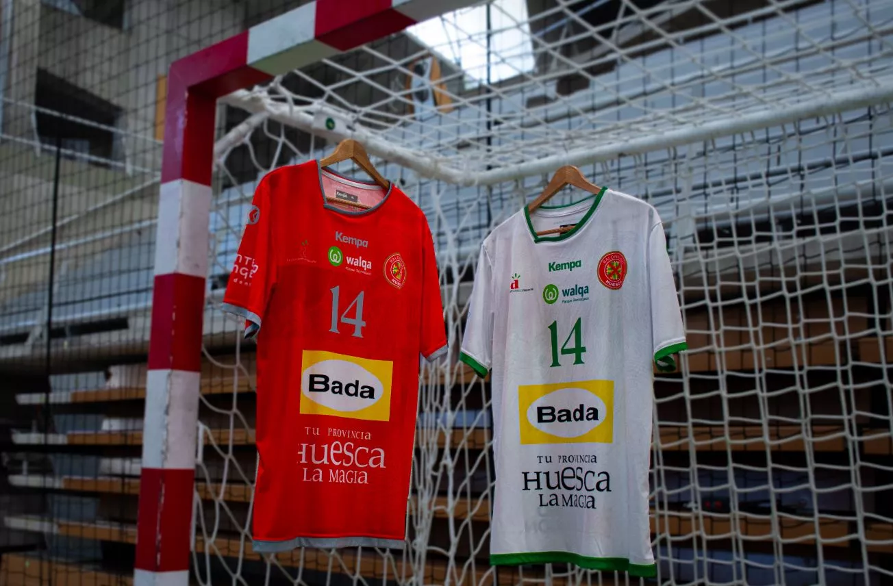 Las dos equipaciones