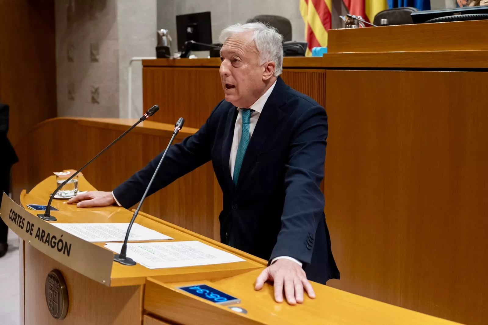 Octavio López, durante su intervención en la tribuna de las Cortes de Aragón para defender la Ley de Vivienda de Aragón.