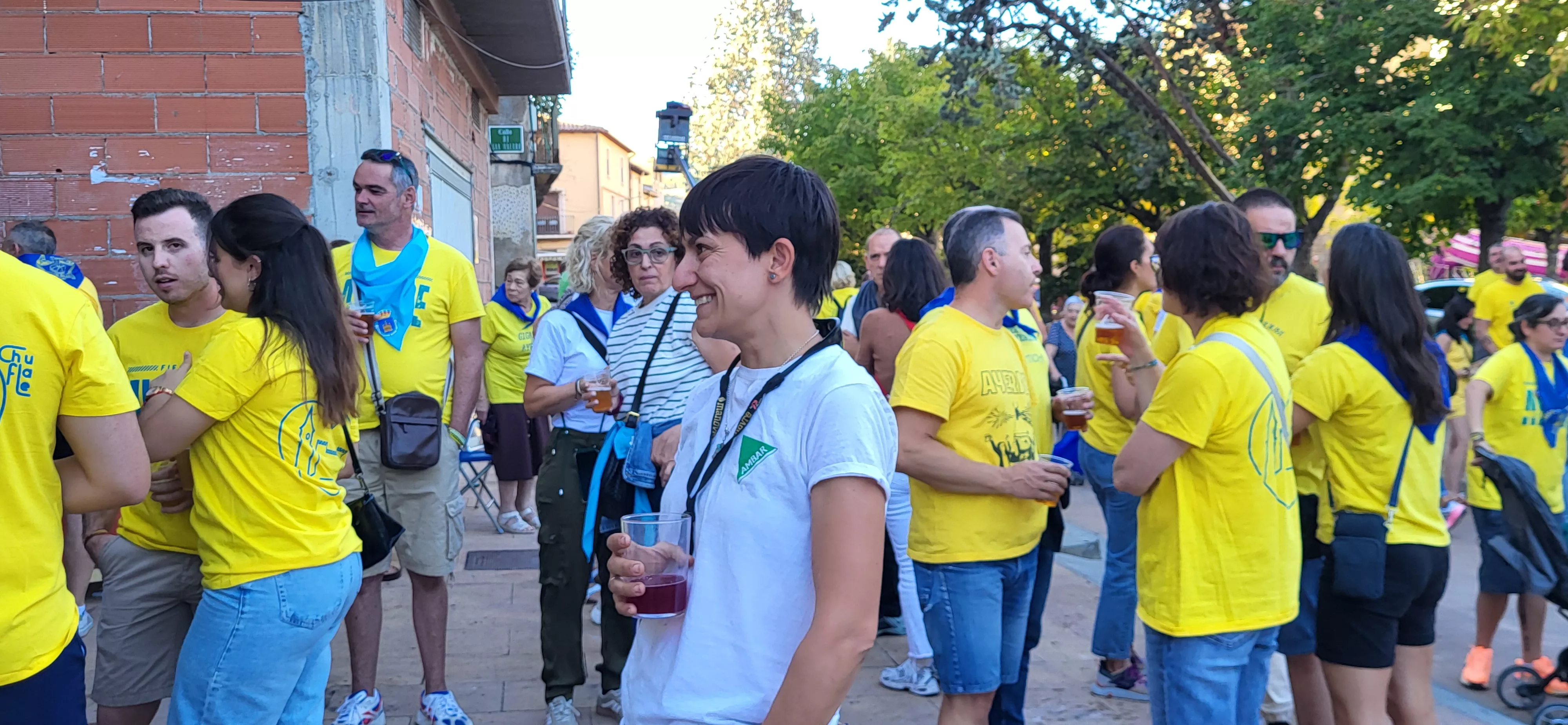 Foto amarilla y tardeo en el Lazkorra en las fiestas de Ayerbe. Foto Mercedes Manterola