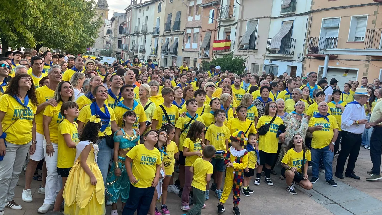 Foto amarilla y tardeo en el Lazkorra en las fiestas de Ayerbe. Foto Mercedes Manterola