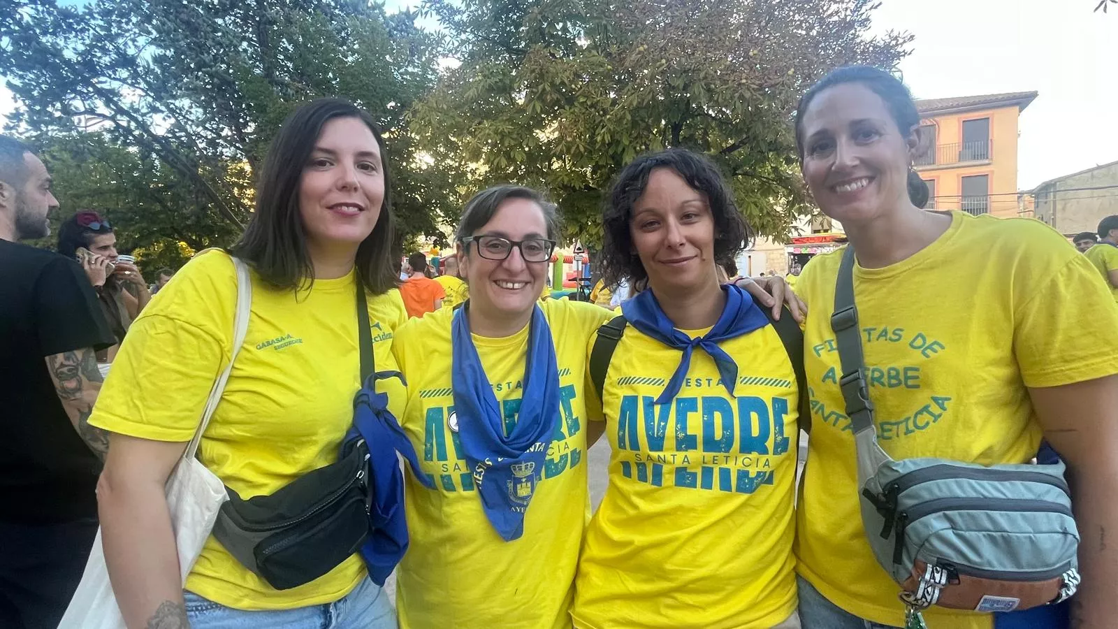 Foto amarilla y tardeo en el Lazkorra en las fiestas de Ayerbe. Foto Mercedes Manterola