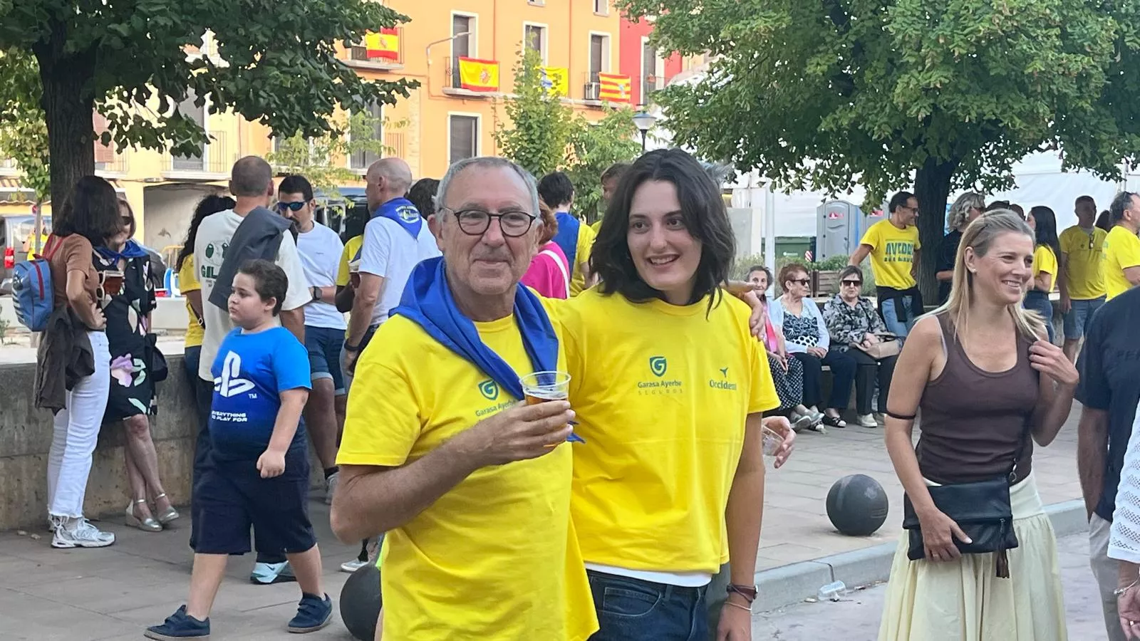 Foto amarilla y tardeo en el Lazkorra en las fiestas de Ayerbe. Foto Mercedes Manterola
