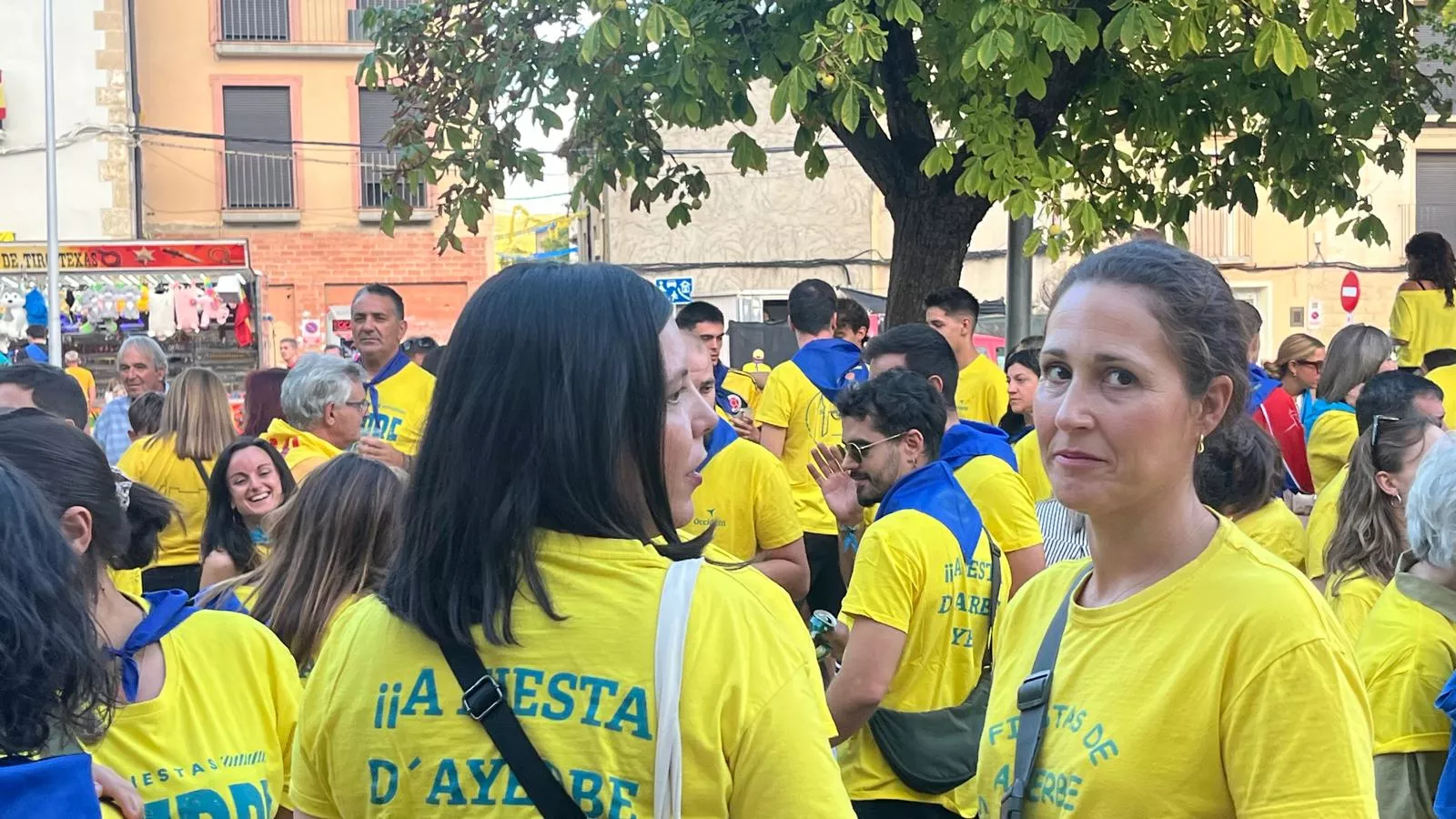 Foto amarilla y tardeo en el Lazkorra en las fiestas de Ayerbe. Foto Mercedes Manterola