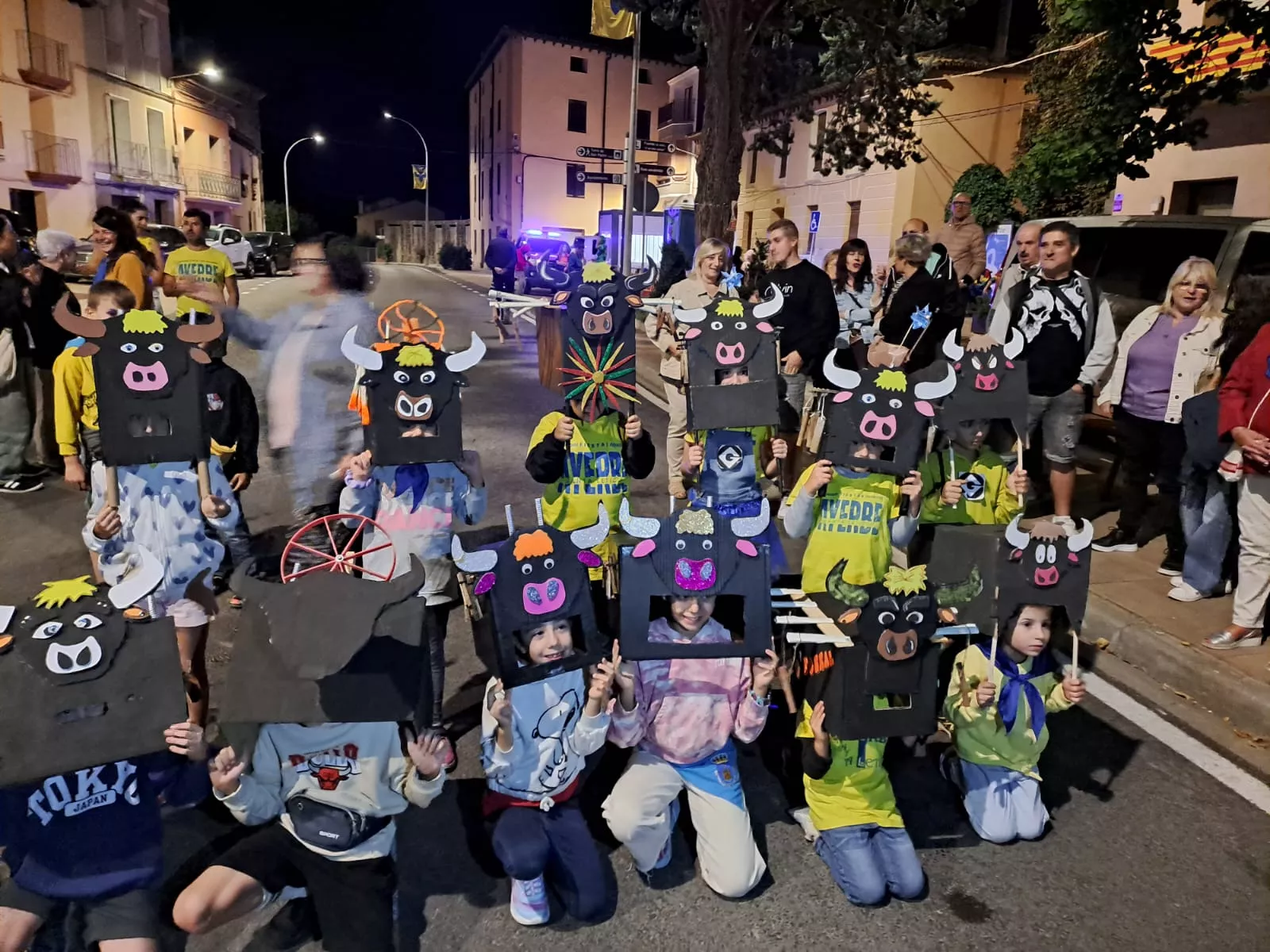 Minitoros de fuego en las fiestas de Ayerbe.