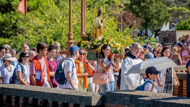 Rezo del rosario de las familias