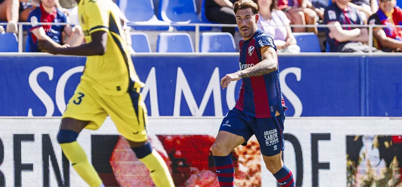 Sergi Enrich ante el Villarreal