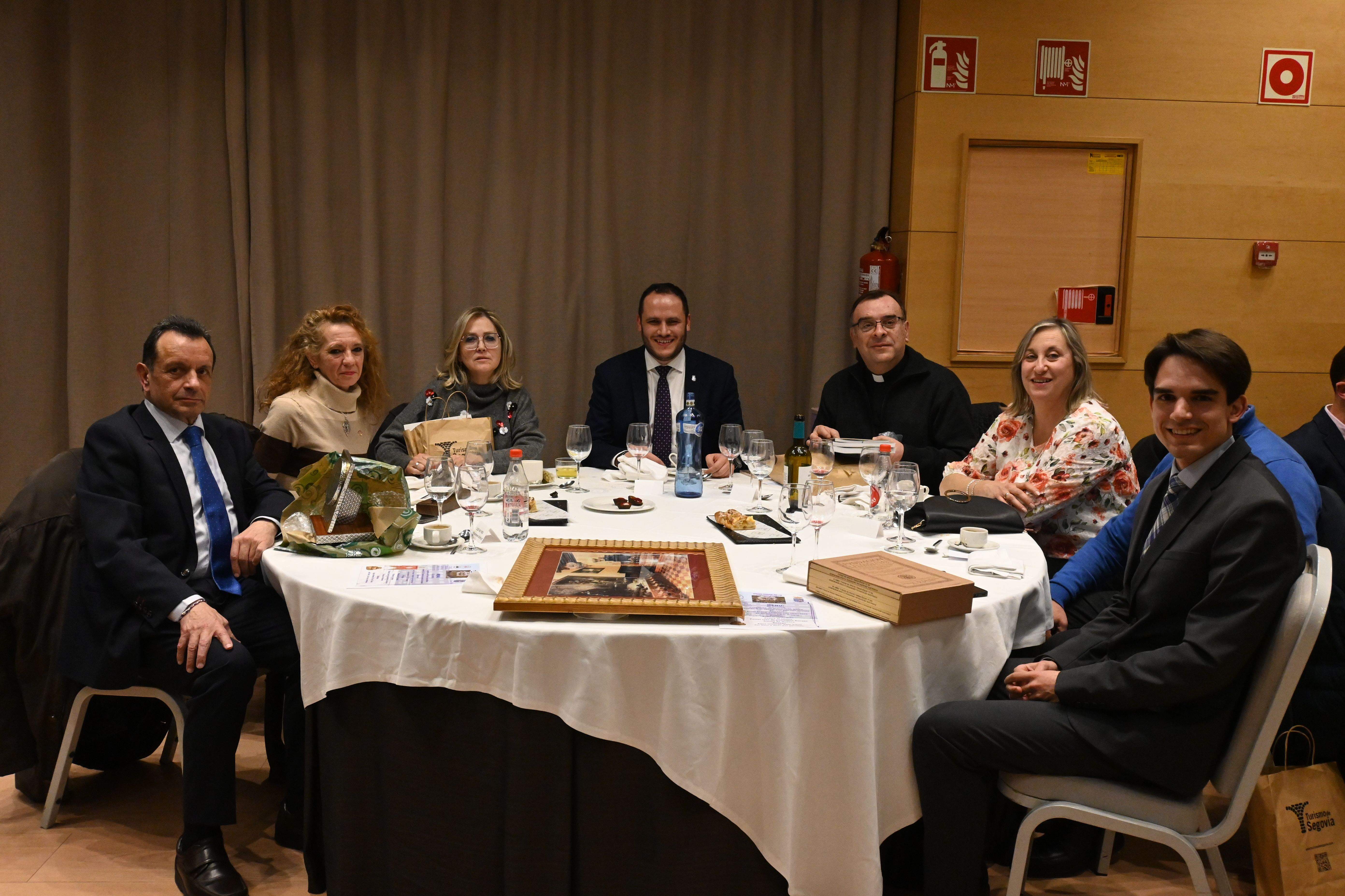 Mesa primera de la cena.  Foto Carlos Jalle 
