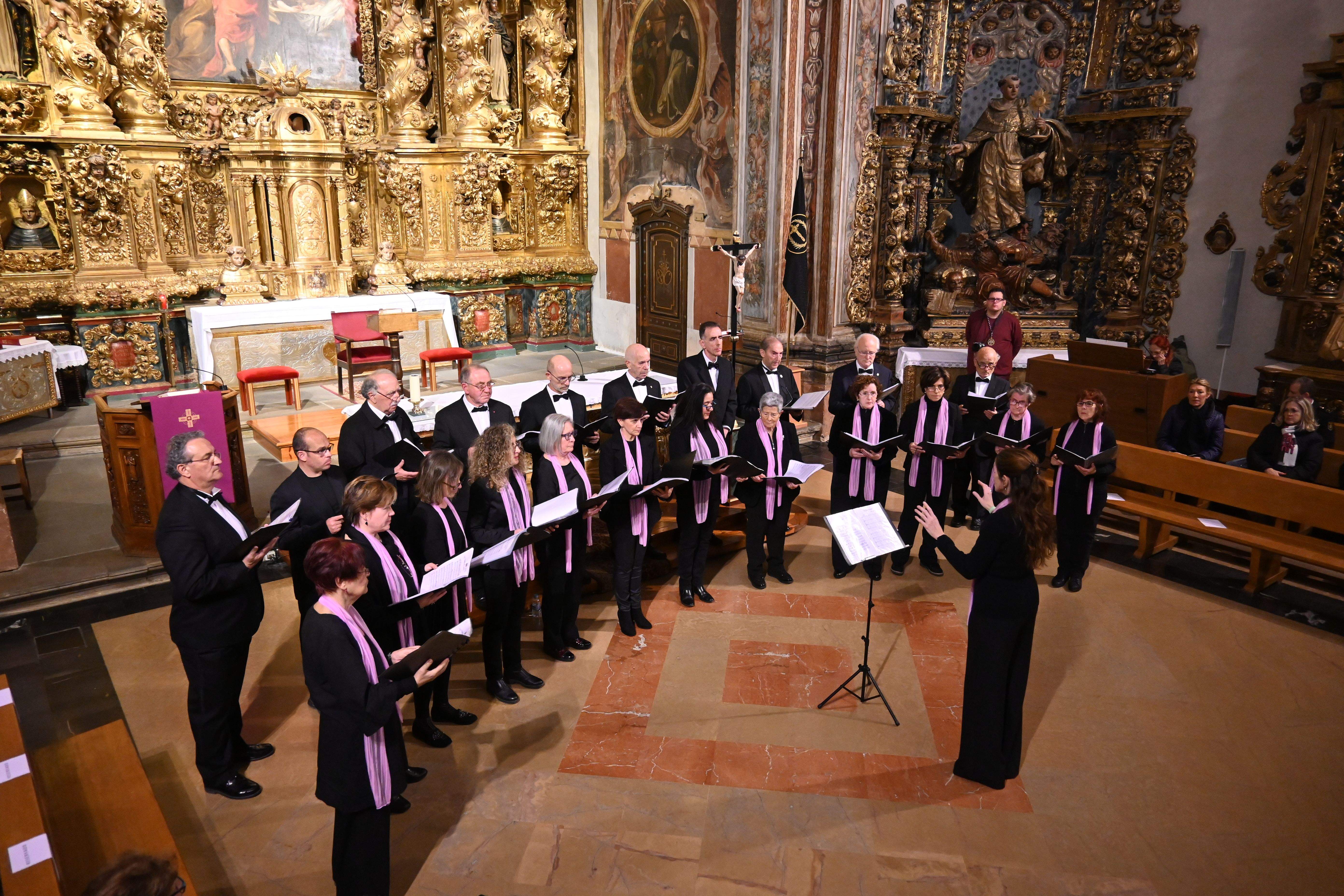 Coral de Santo Domingo en la iglesia.  Foto Carlos Jalle 
