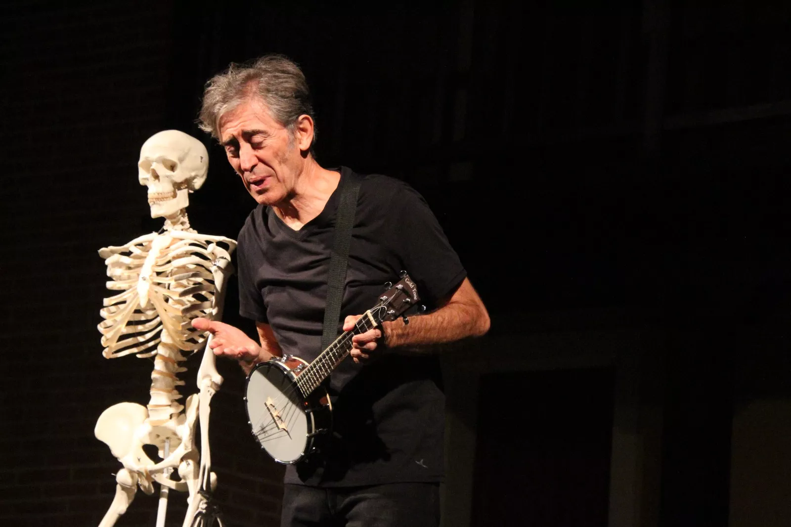 Jesús Peñas y el  Sr. Calaca en Robres. Foto Carlos Neofato
