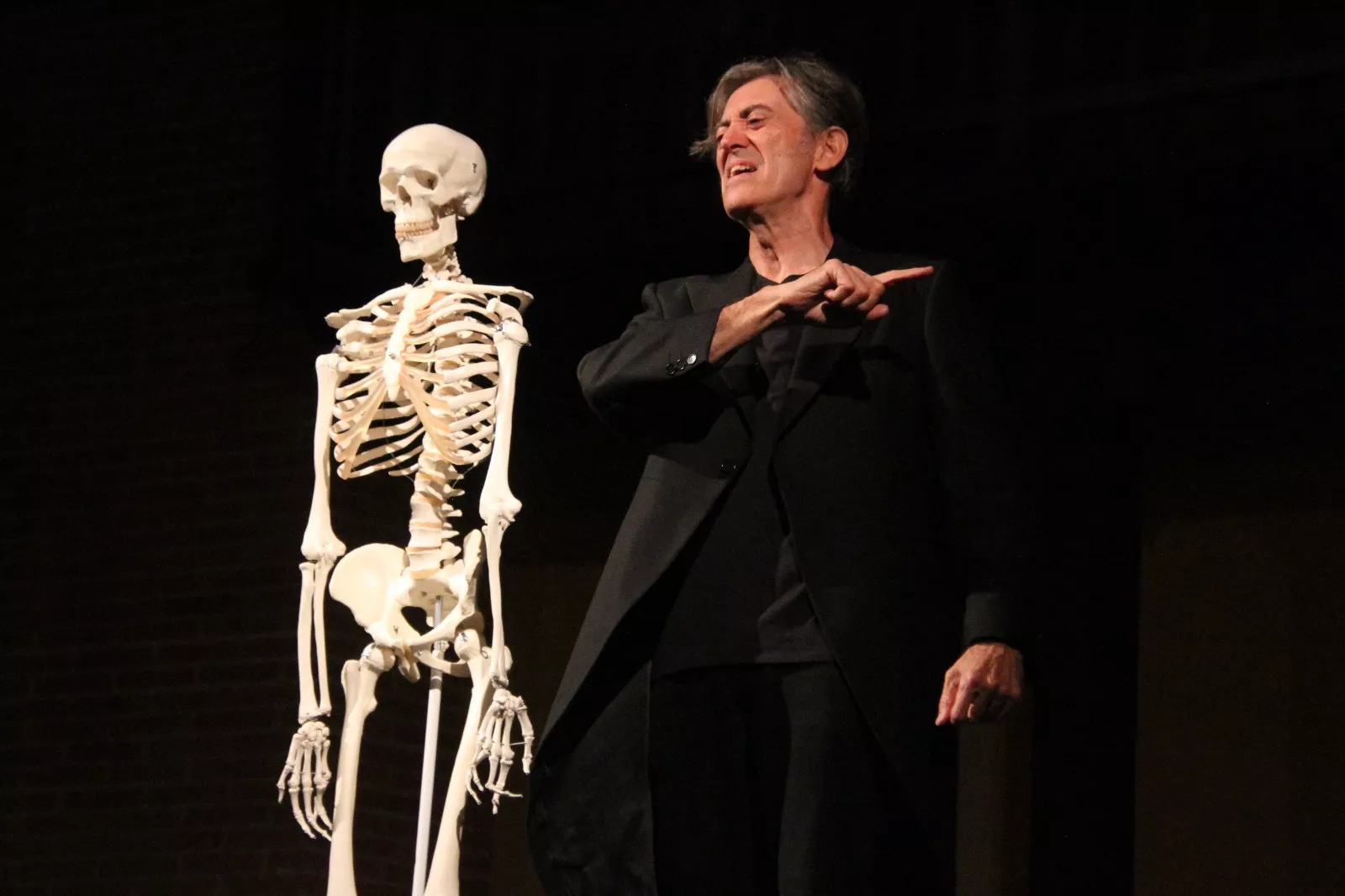 Jesús Peñas y el  Sr. Calaca en Robres. Foto Carlos Neofato