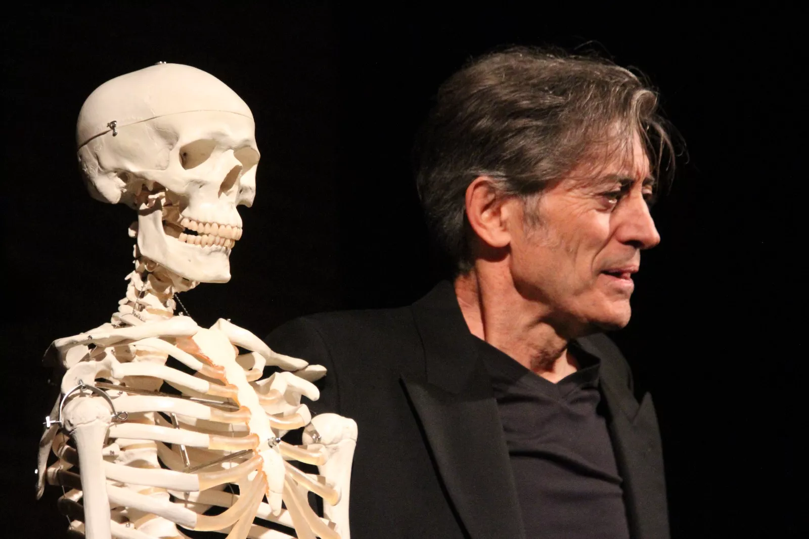 Jesús Peñas y el  Sr. Calaca en Robres. Foto Carlos Neofato