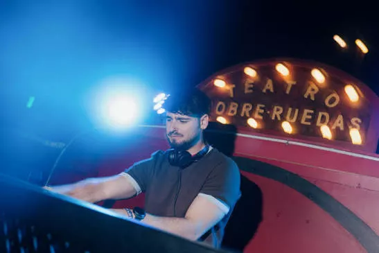  Hurtell DJ