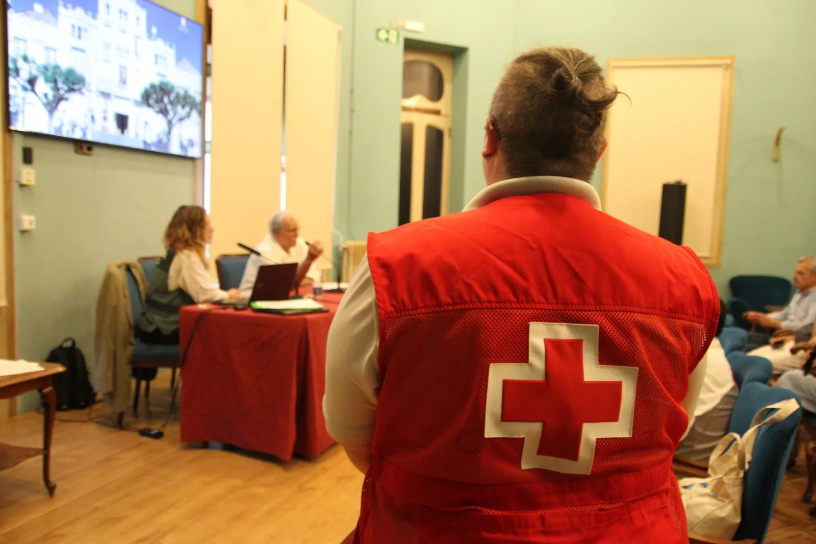 Charla de De Uña y la Guardia Civil sobre el suicidio organizada por Cruz Roja. Foto Carlos Neofato