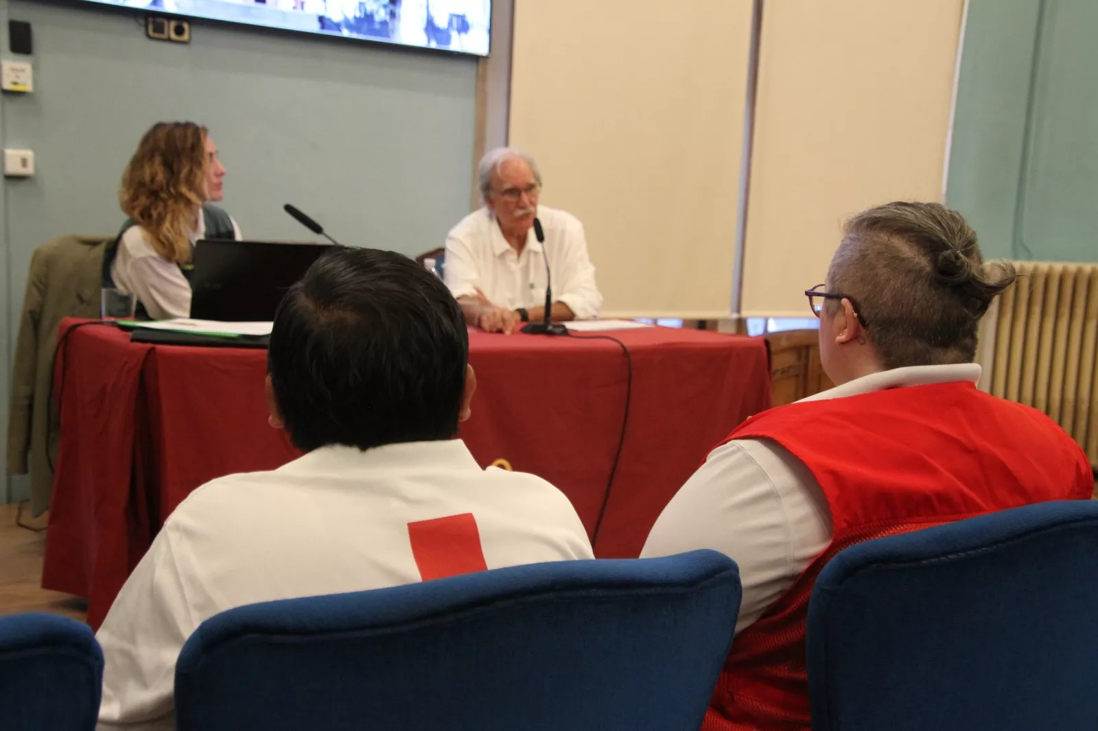 Charla de De Uña y la Guardia Civil sobre el suicidio organizada por Cruz Roja. Foto Carlos Neofato