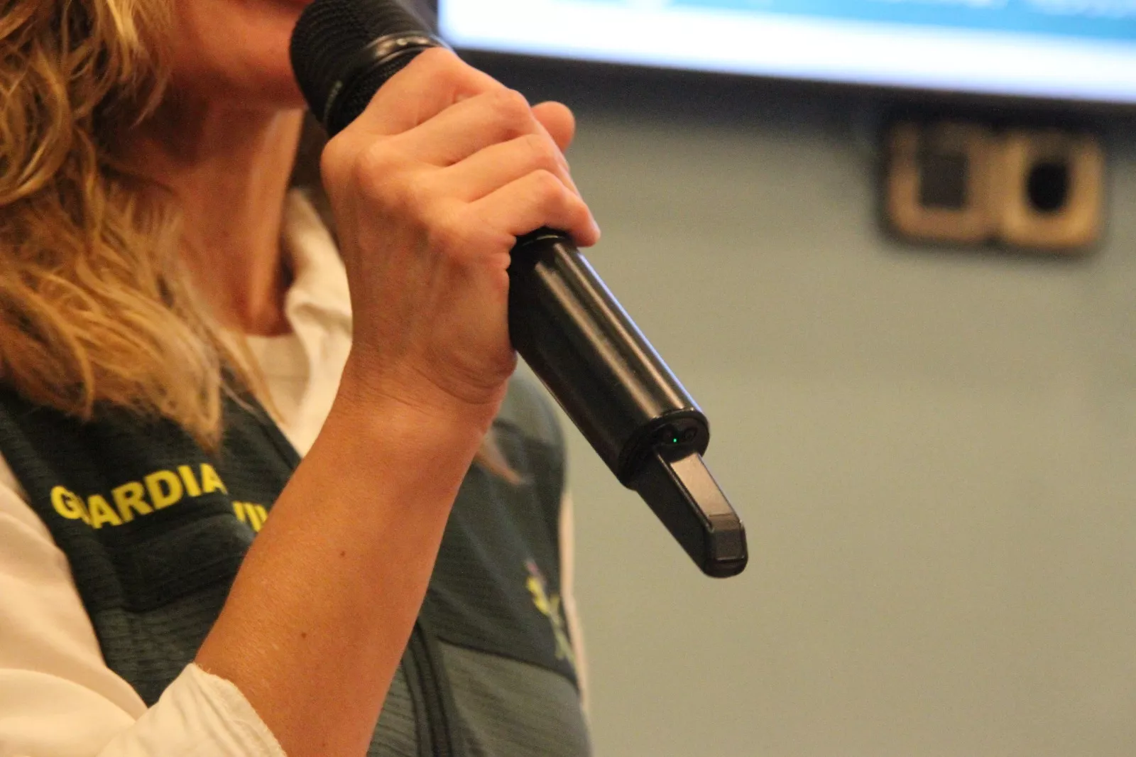 Charla de De Uña y la Guardia Civil sobre el suicidio organizada por Cruz Roja. Foto Carlos Neofato