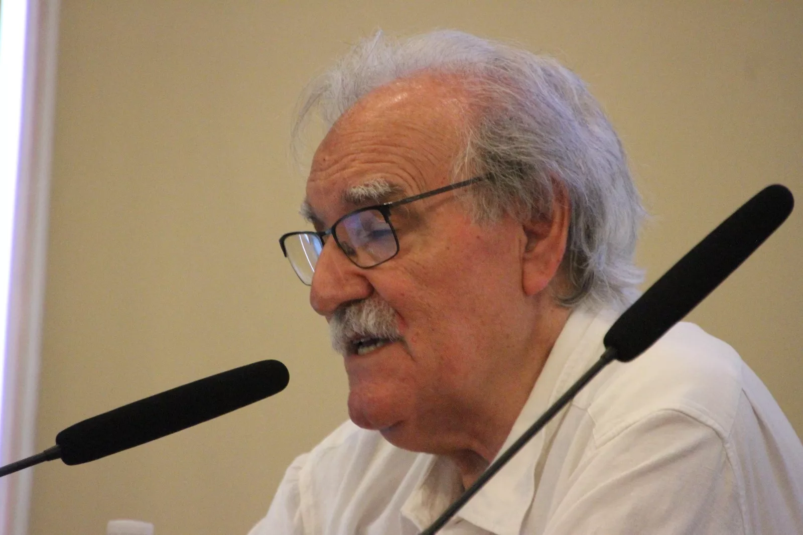 Miguel Ángel de Uña. Charla de De Uña y la Guardia Civil sobre el suicidio organizada por Cruz Roja. Foto Carlos Neofato