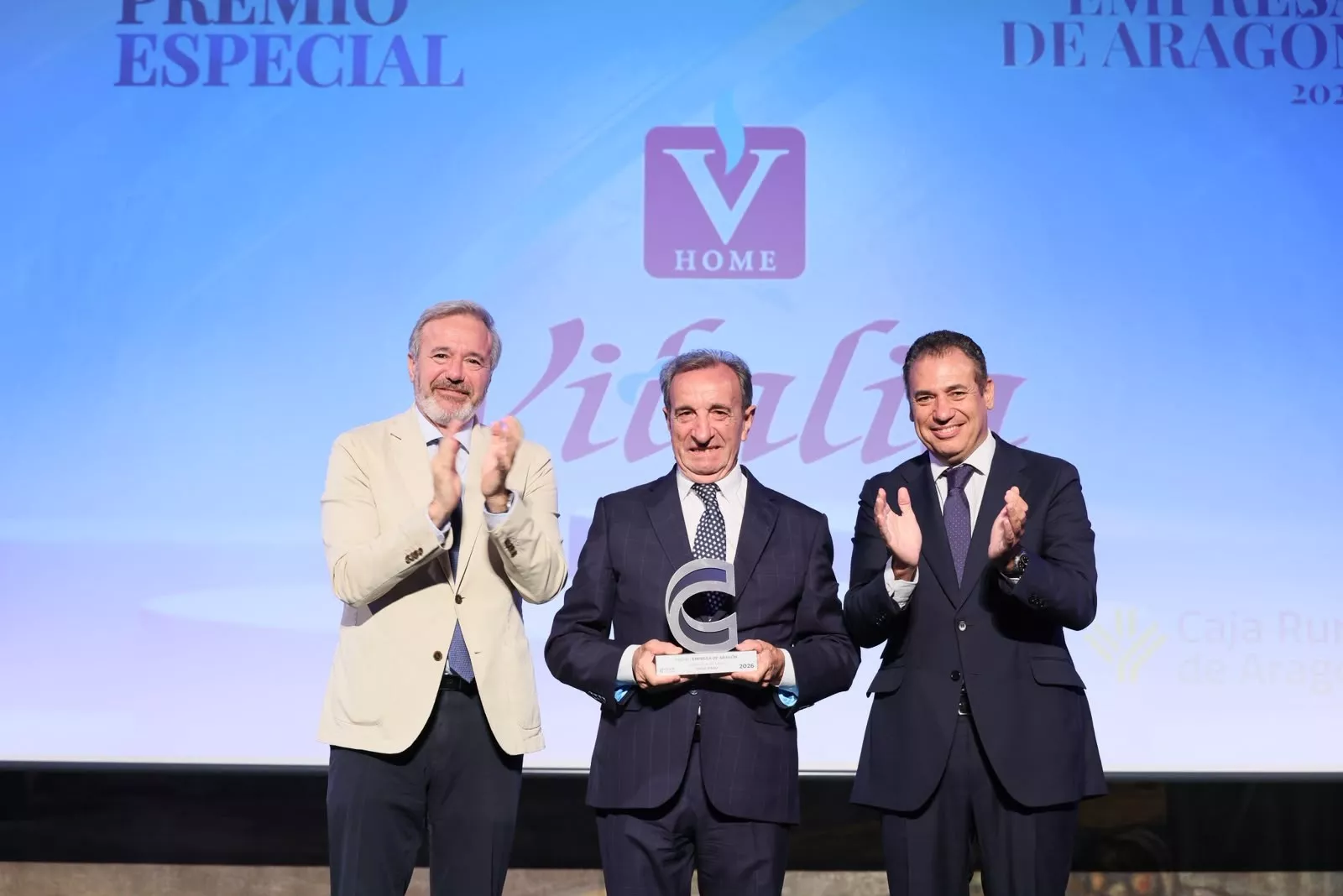 Chema Cosculluela, de Vitalia, con Azcón y Tesier