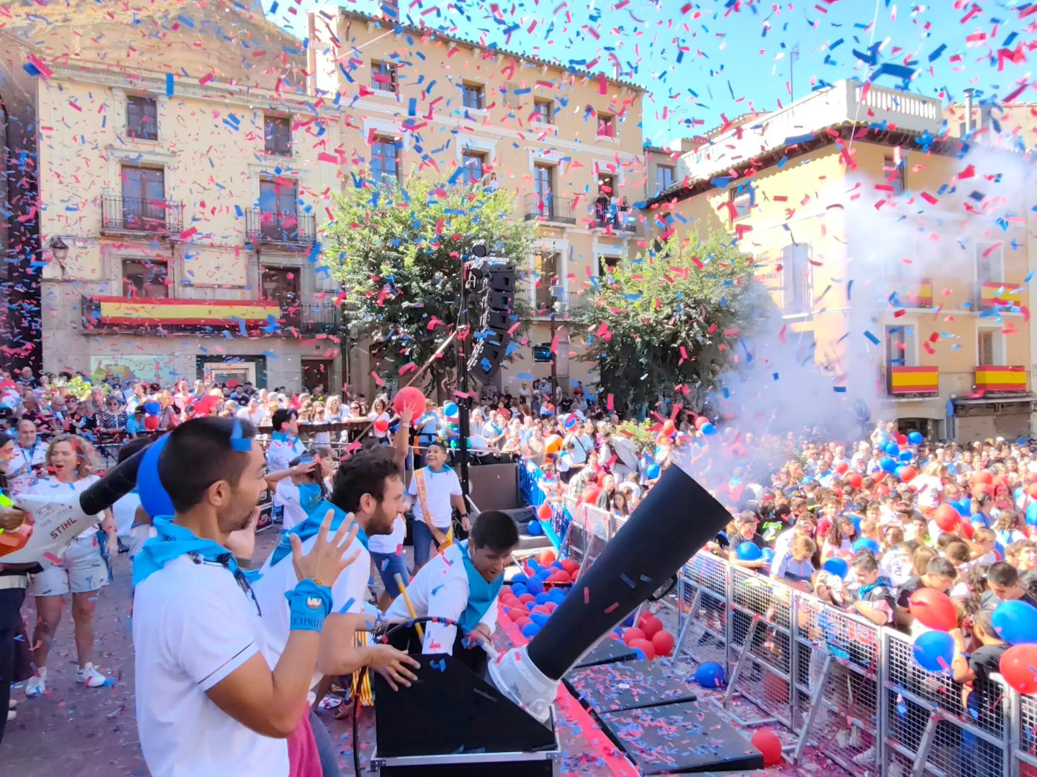 Chupinazo infantil de las fiestas de Monzón.