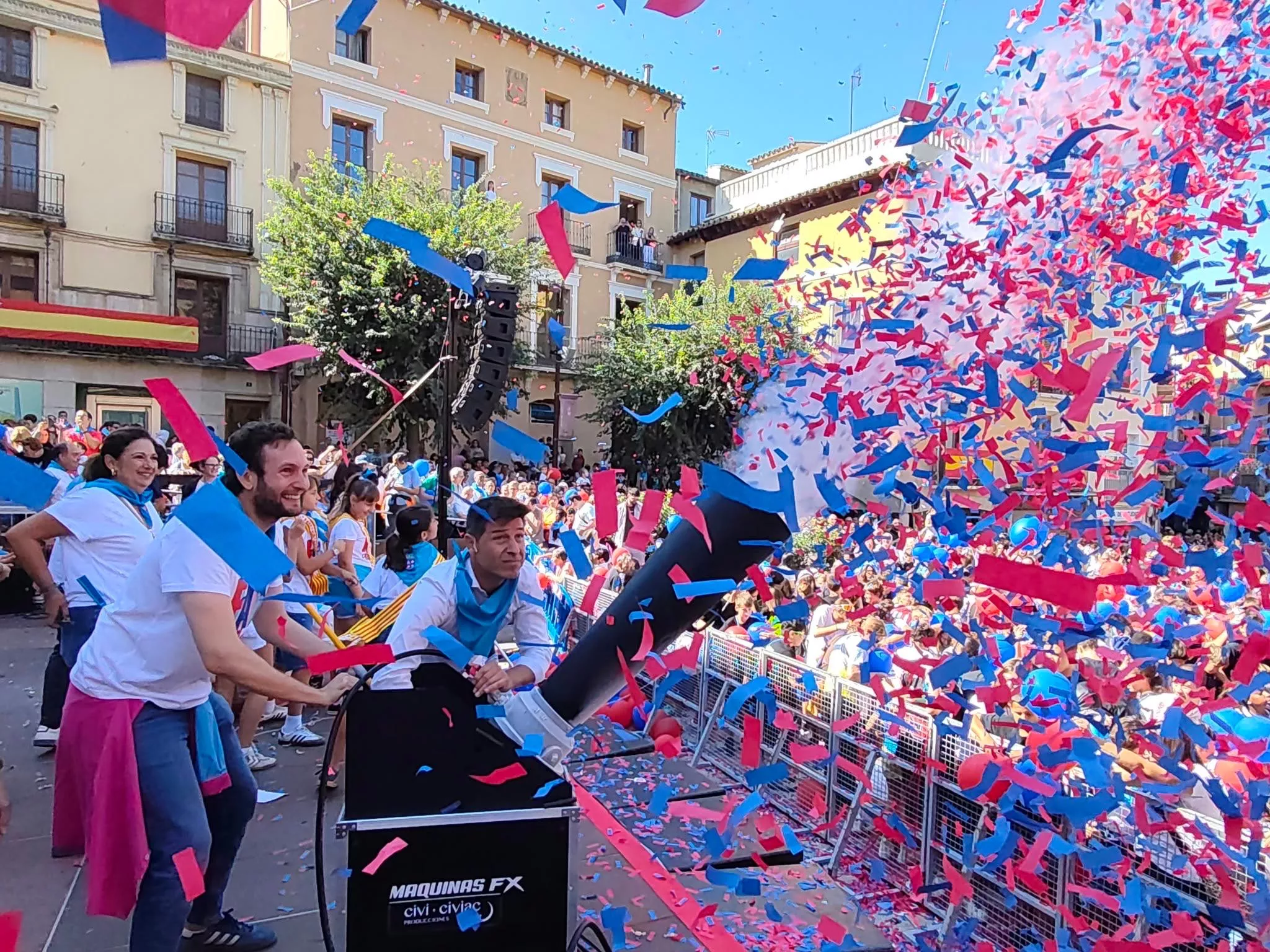 Chupinazo infantil de las fiestas de Monzón.