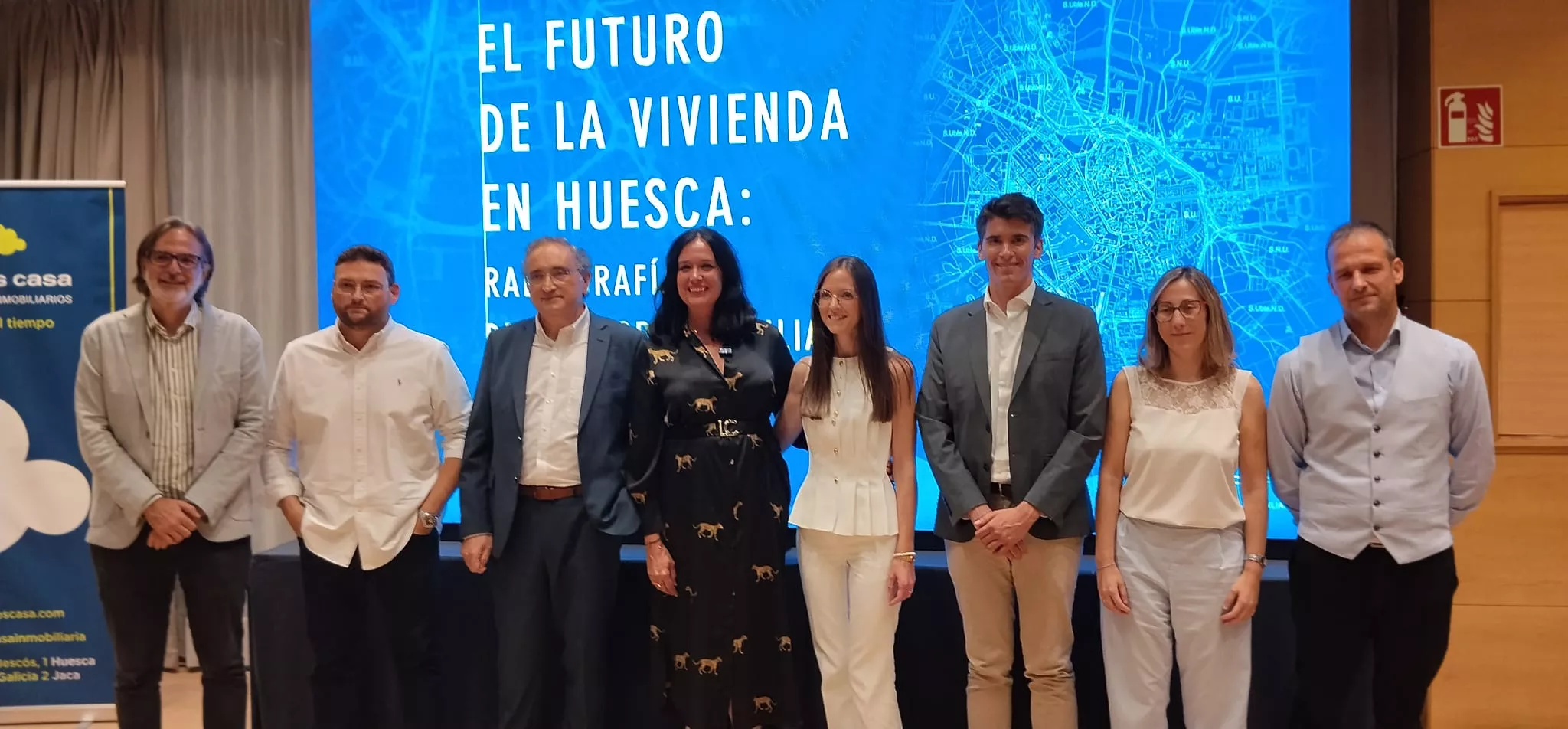 Participantes en la presentación del informe sobre el futuro de la vivienda en Huesca, radiografía del sector inmobiliario en Huesca capital