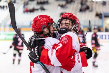 Las competiciones de hockey hielo comienzan este fin de semana.