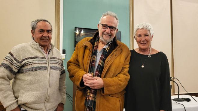 Miguel Escartín, Pedro Arrojo y Elisa León, en el Salón Azul del Casino. Foto Myriam Martínez Miguel Escartín, Pedro Arrojo y Elisa León, en el Salón Azul del Casino. Foto Myriam Martínez