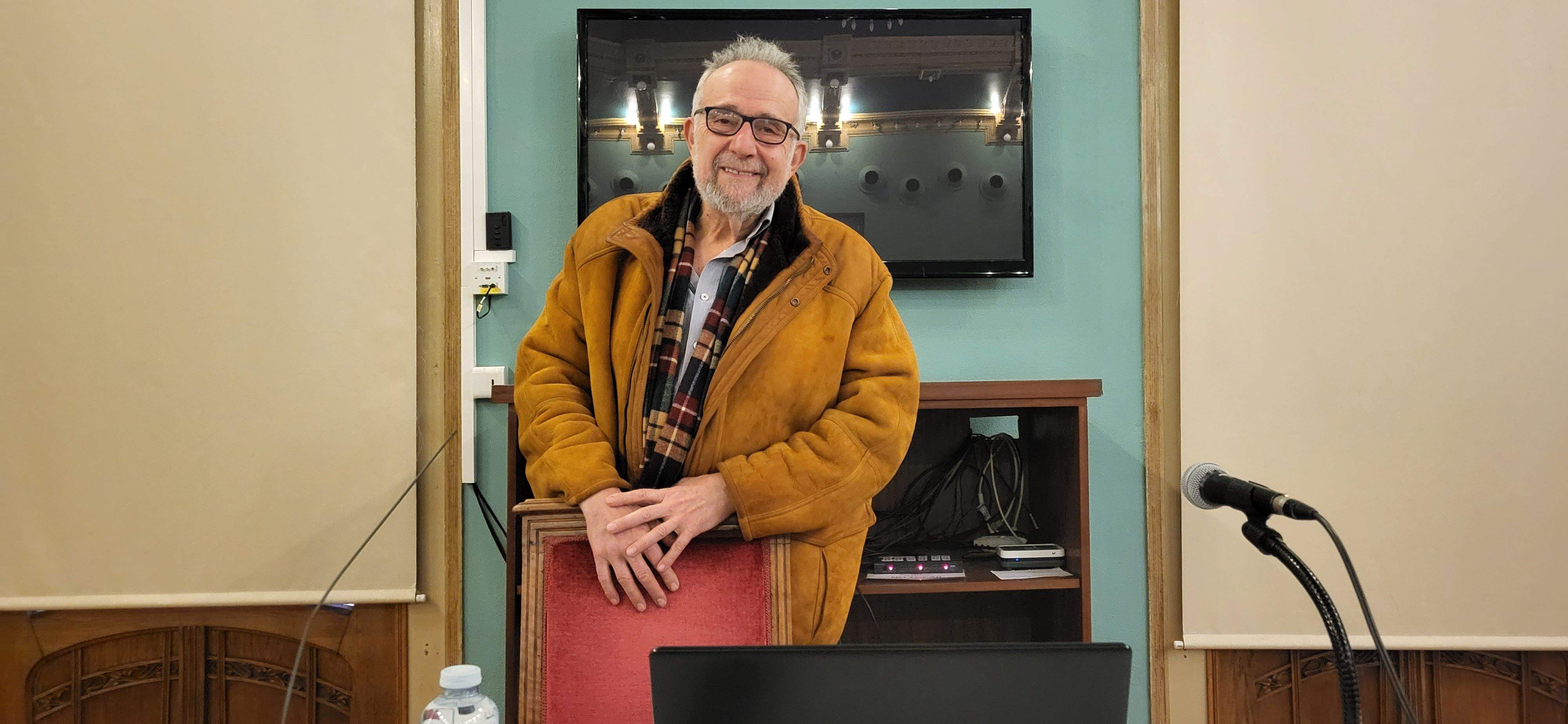 Pedro Arrojo, en el Salón Azul del Casino de Huesca. Foto Myriam Martínez
