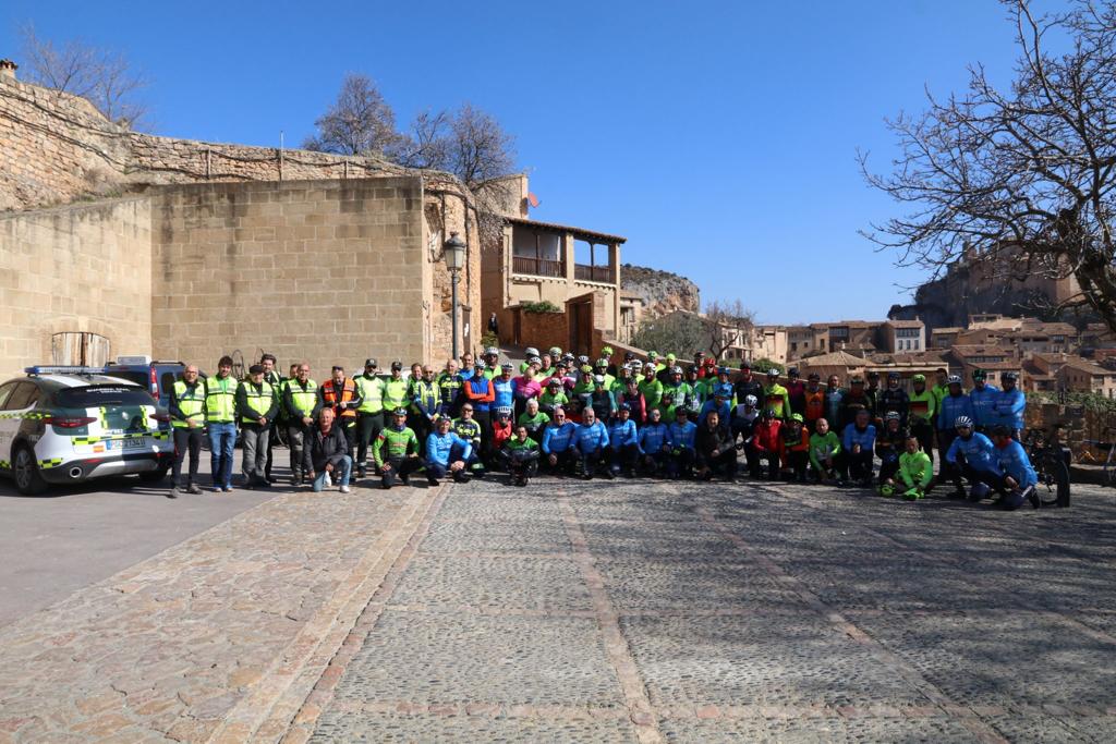 Encuentro de ciclistas del CC Oscense, Hinaco Monzón, Binéfar y Barbastro