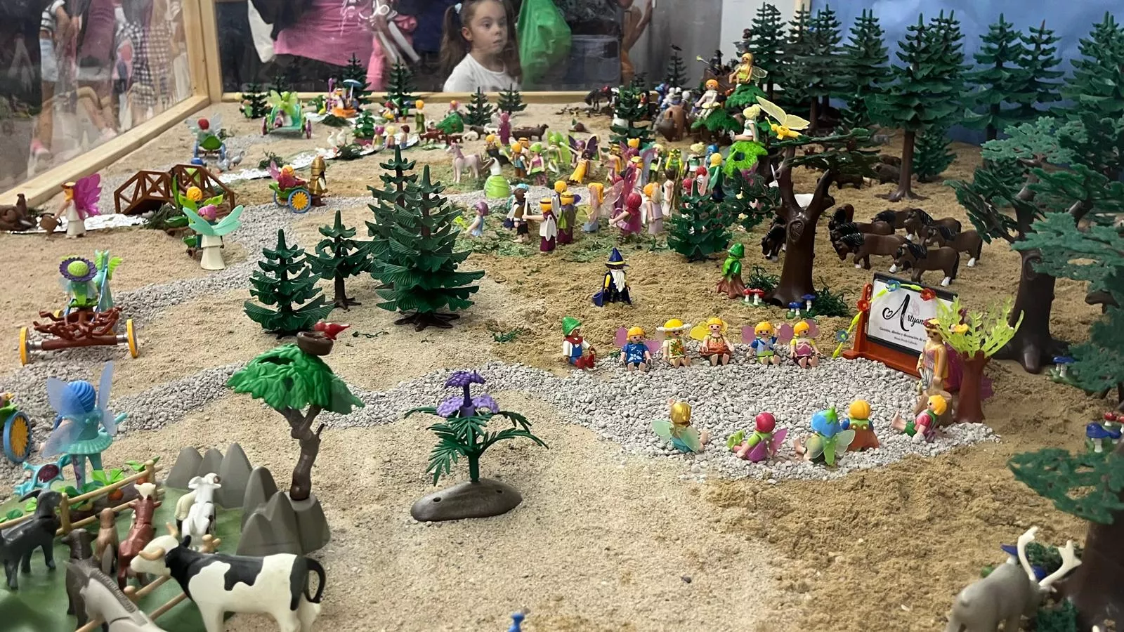 Exposición solidaria de Playmobil contra el cáncer cerebral infantil. Foto Mercedes Manterola