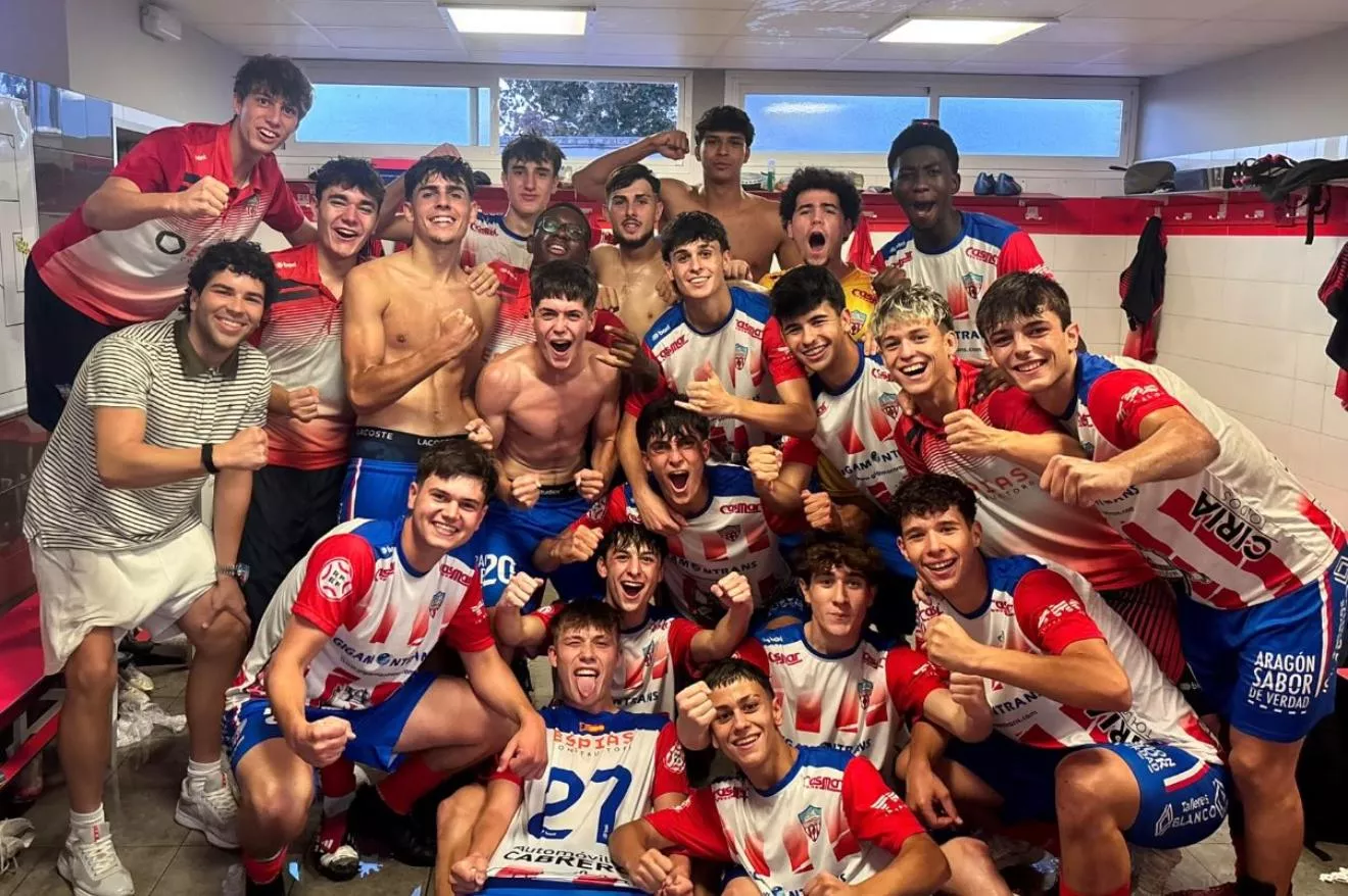 El Monzón DH Juvenil celebra el primer triunfo del curso sobre el Montecarlo. 