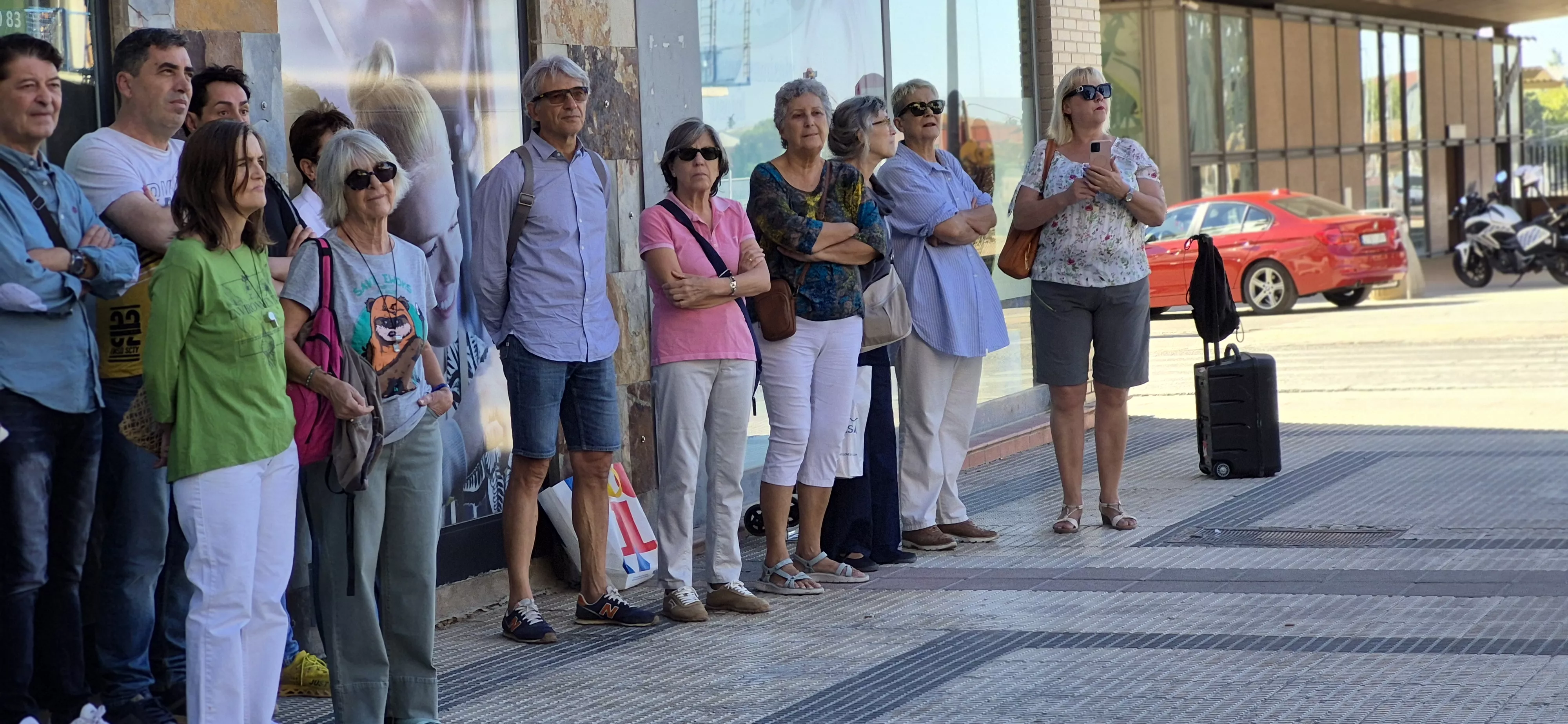 Concentración contra los "arboricidios" en Huesca. Foto Myriam Martínez
