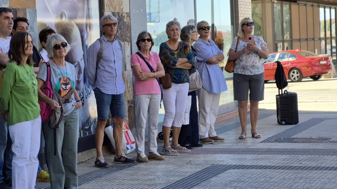 Concentración contra los "arboricidios" en Huesca. Foto Myriam Martínez