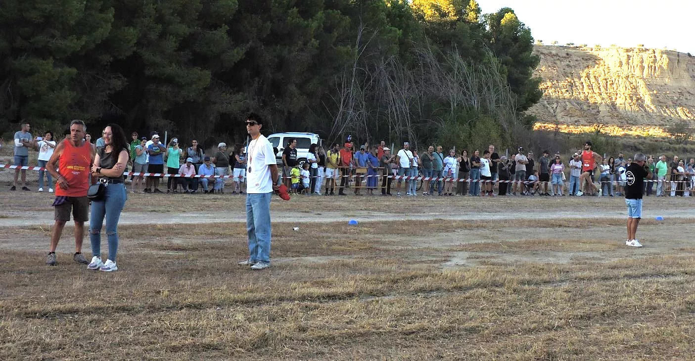  José Ignacio Borraz , Elena Varona y Paul MacGrath atentos a la carrera