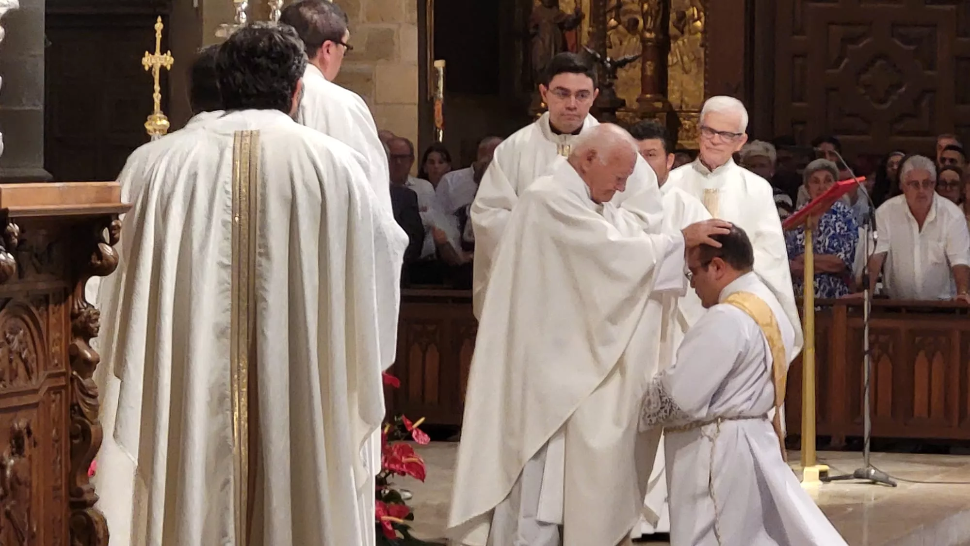 Ordenación sacerdotal de Reynaldo Jesús Cárdenas en Huesca