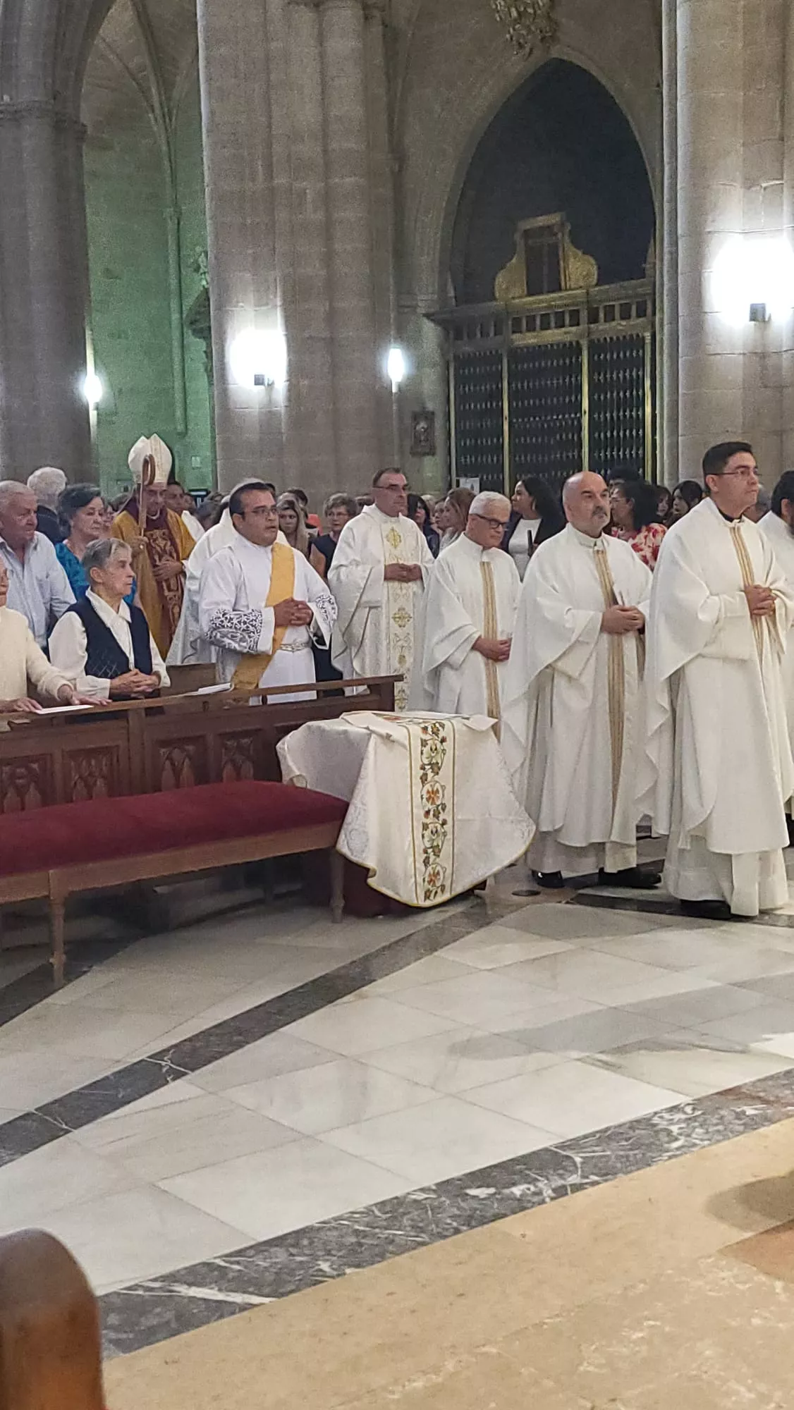 Ordenación sacerdotal de Reynaldo Jesús Cárdenas en Huesca
