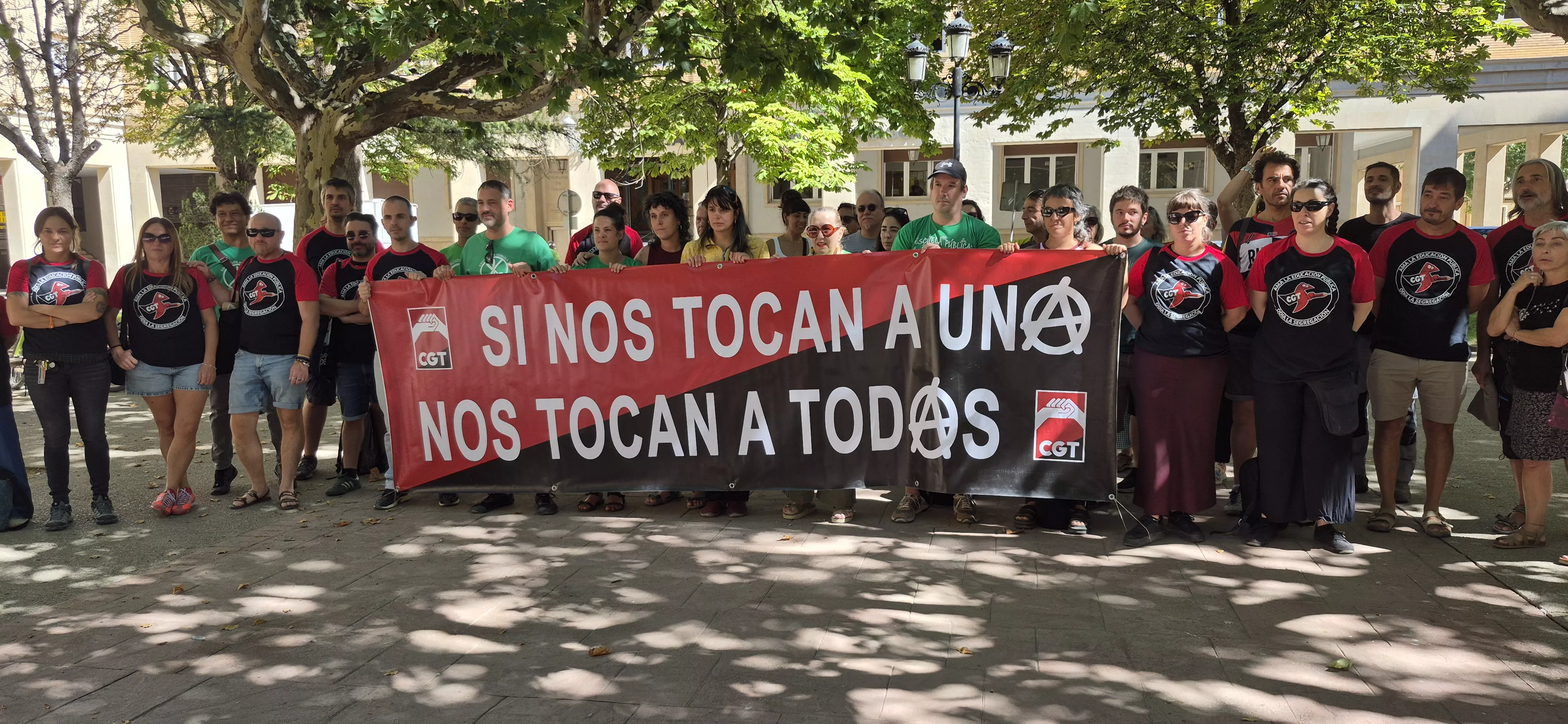 CGT llama a concentrarse este lunes en apoyo al docente sancionado. Foto Myriam Martínez CGT llama a concentrarse este lunes en apoyo al docente sancionado. Foto Myriam Martínez