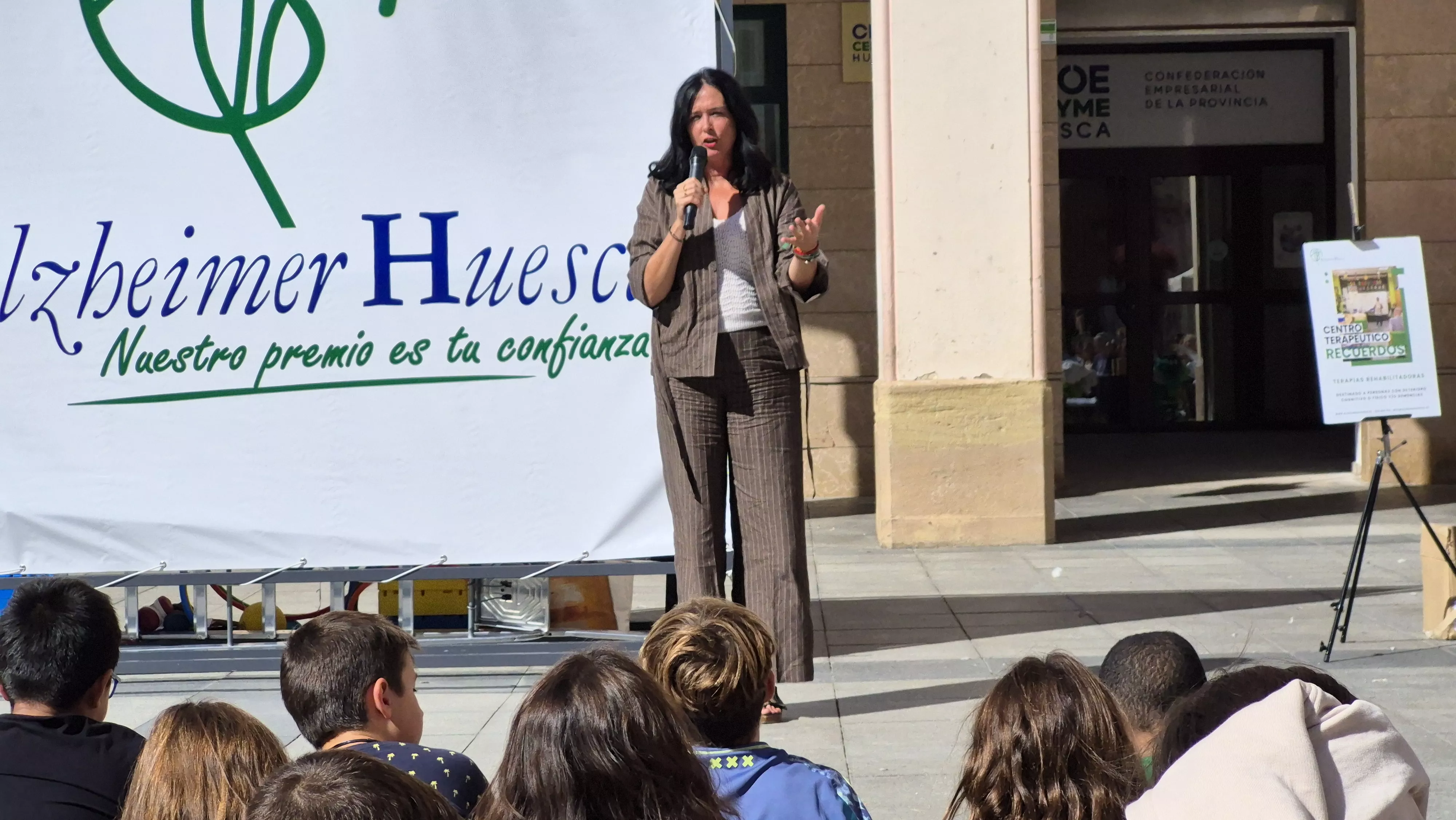 Conmemoración del Día del Alzhéimer en Huesca. Foto Myriam Martínez