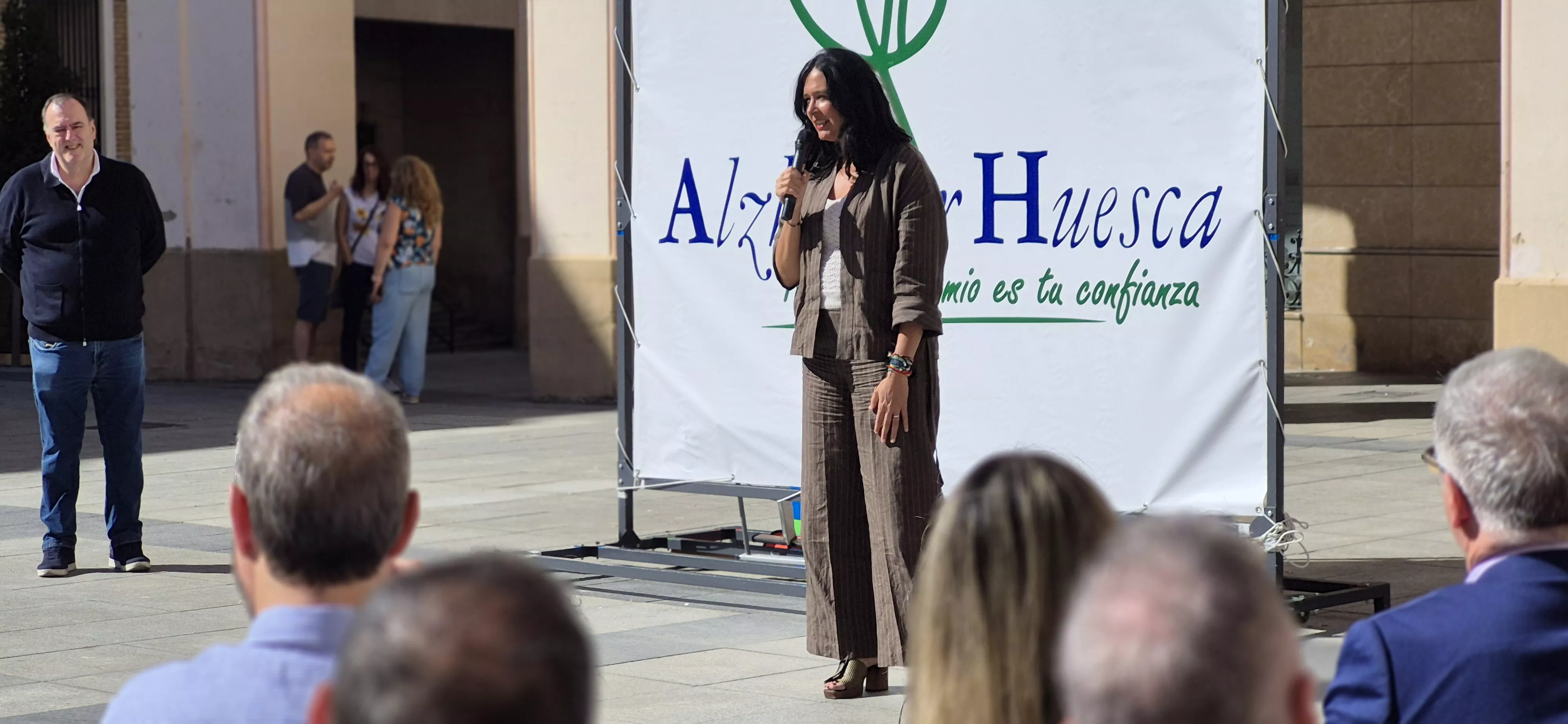 Conmemoración del Día del Alzhéimer en Huesca. Foto Myriam Martínez