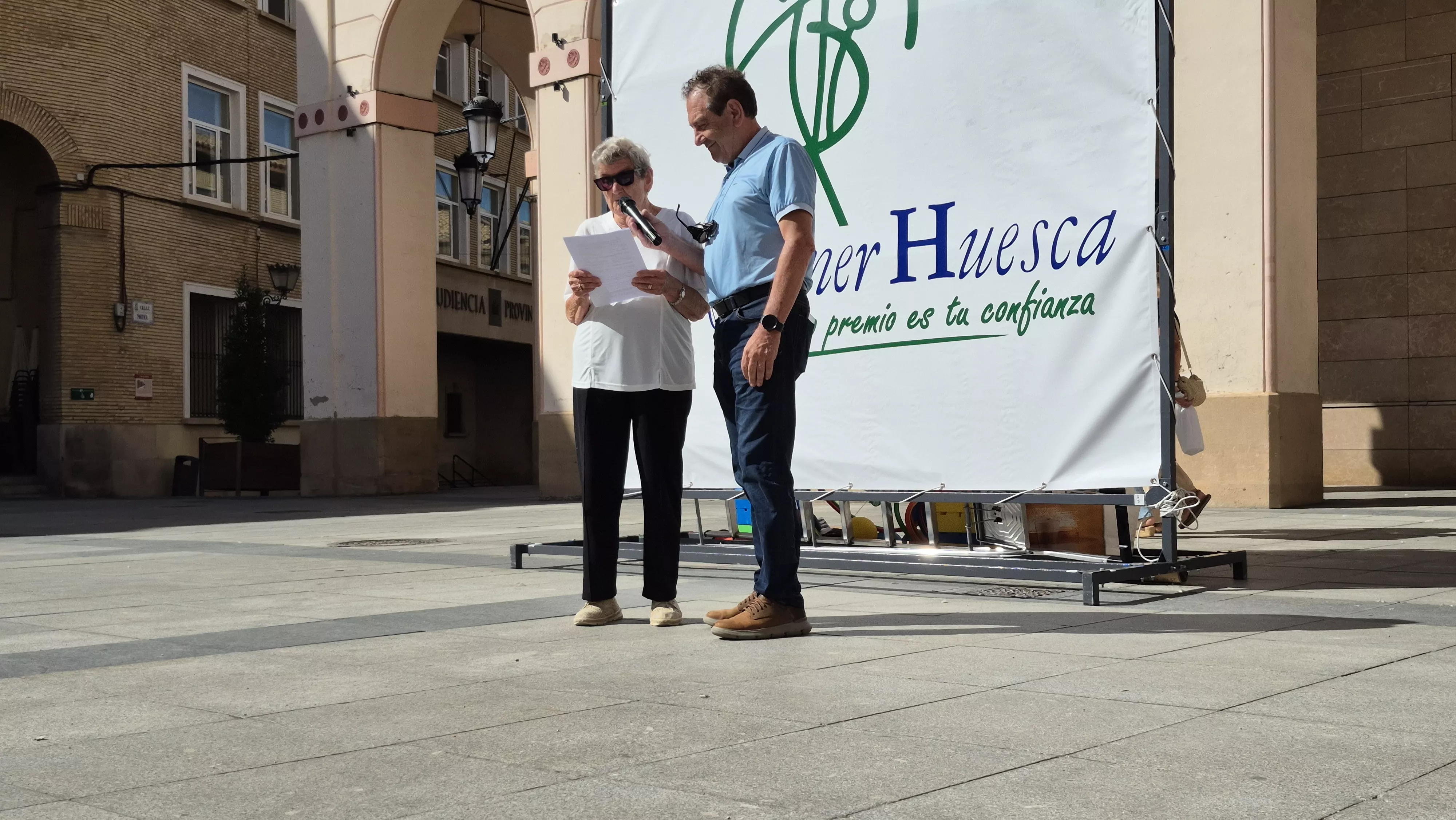 Conmemoración del Día del Alzhéimer en Huesca. Foto Myriam Martínez