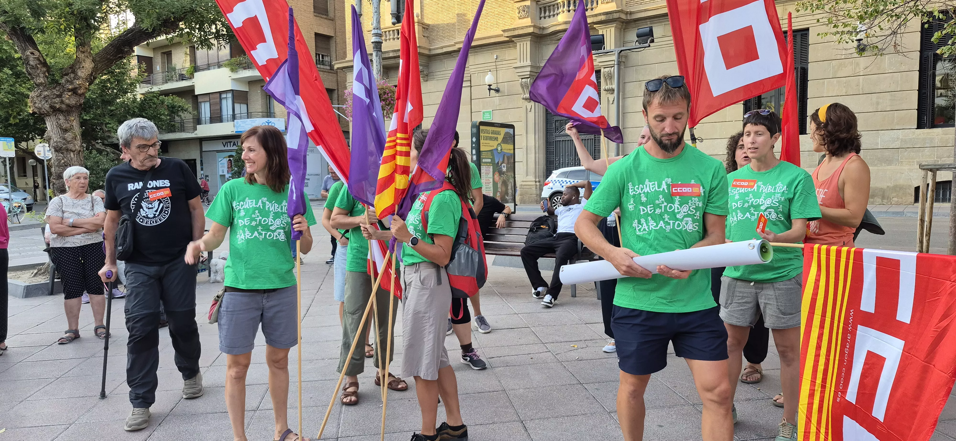 Concentración de apoyo al docente sancionado Sergio Martínez. Foto Myriam Martínez