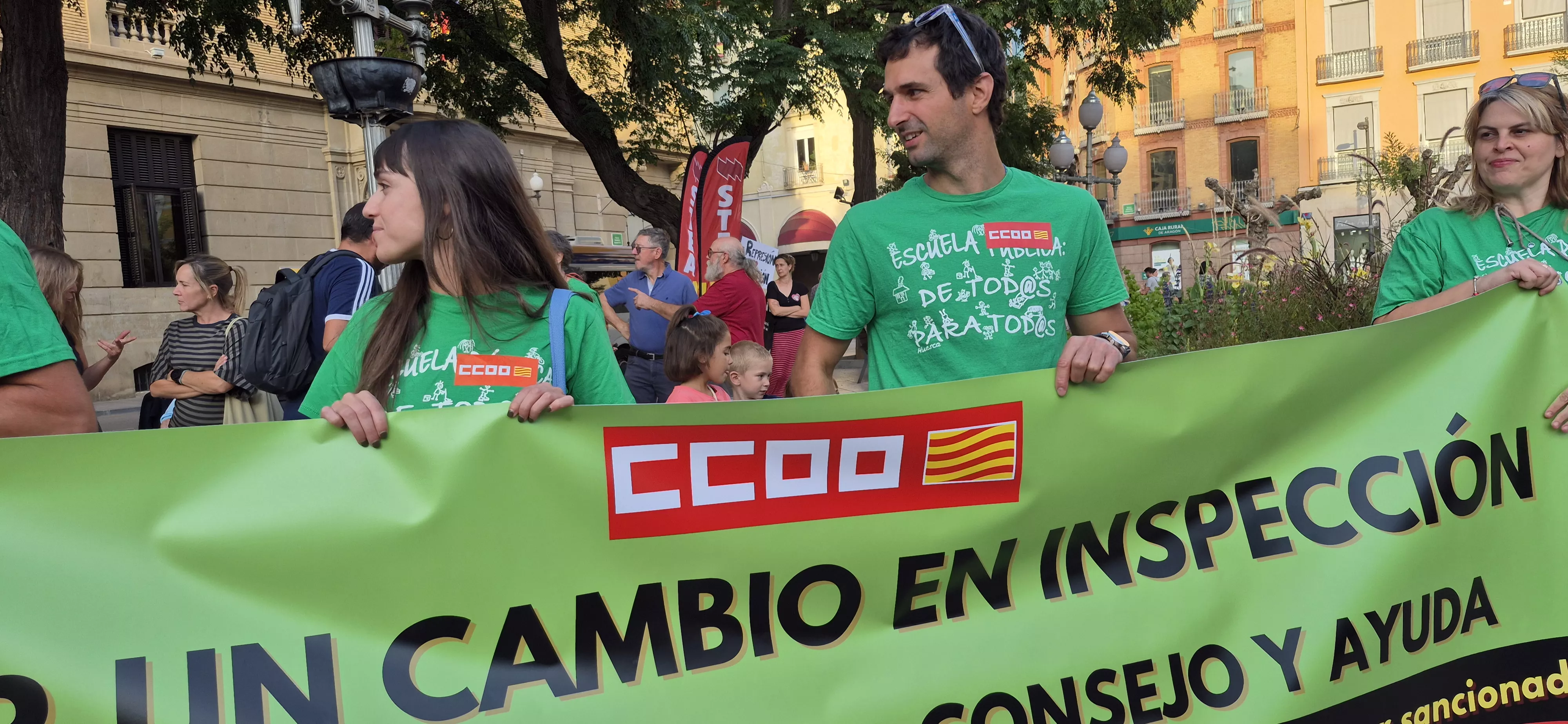 Concentración de apoyo al docente sancionado Sergio Martínez. Foto Myriam Martínez