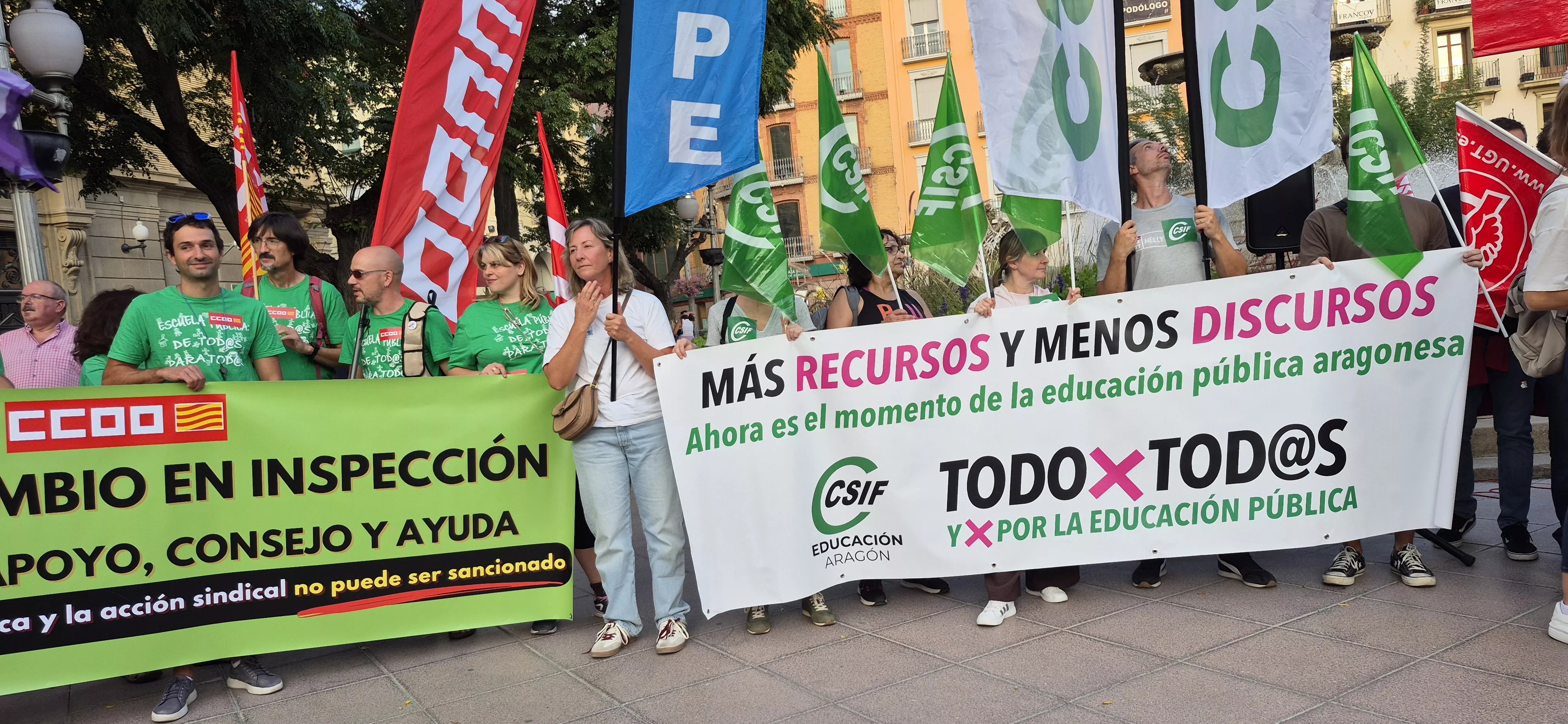 Concentración de apoyo al docente sancionado Sergio Martínez. Foto Myriam Martínez