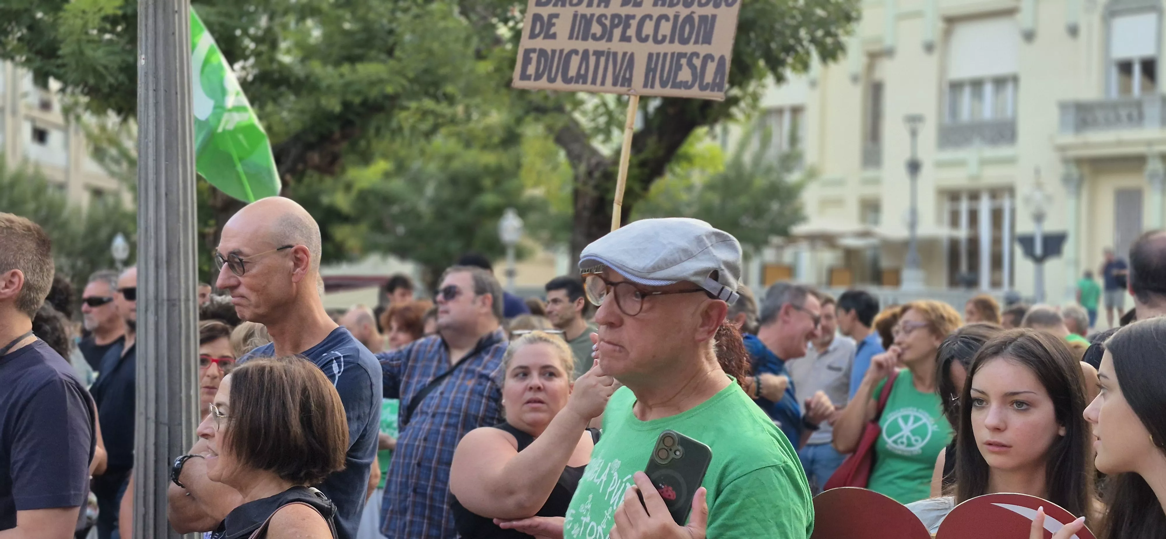 Concentración de apoyo al docente sancionado Sergio Martínez. Foto Myriam Martínez