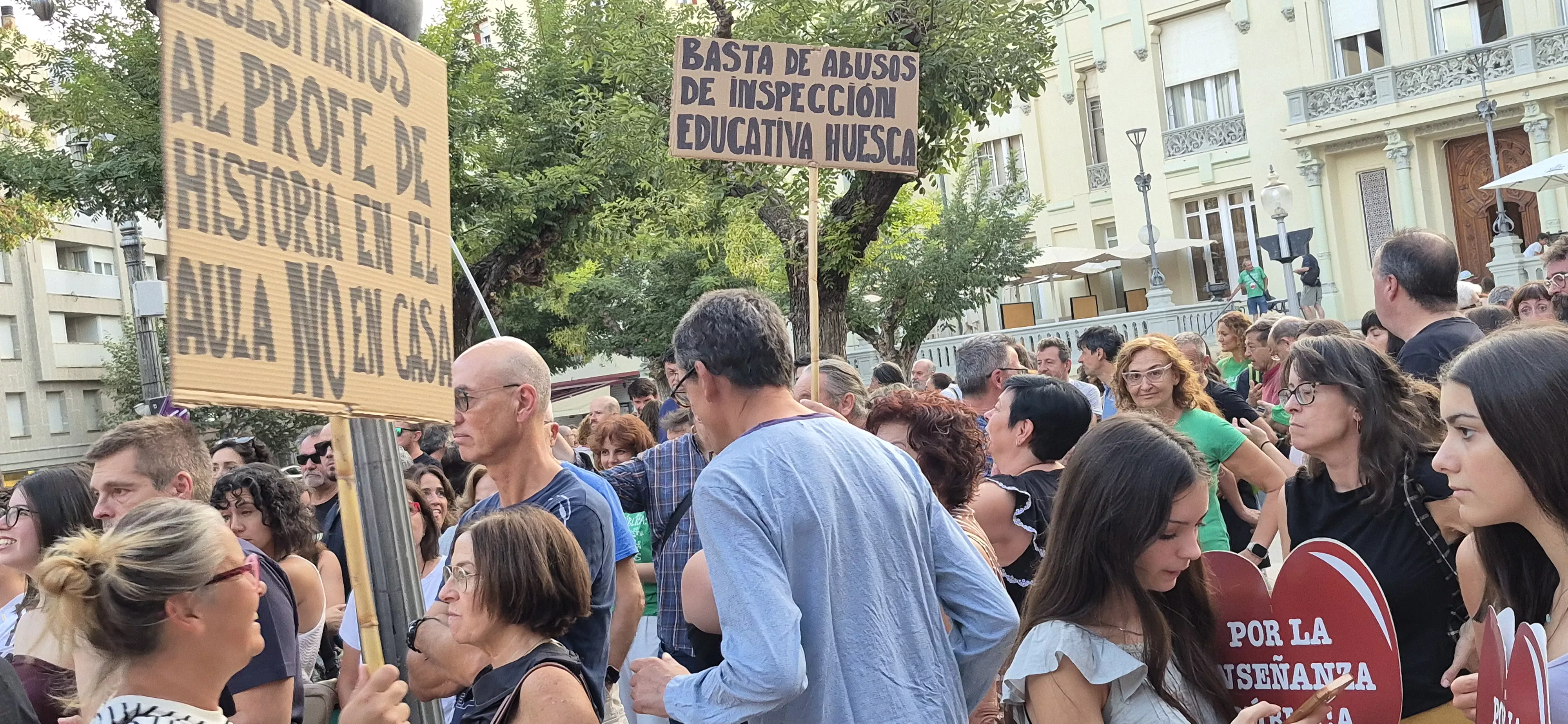 Concentración de apoyo al docente sancionado Sergio Martínez. Foto Myriam Martínez