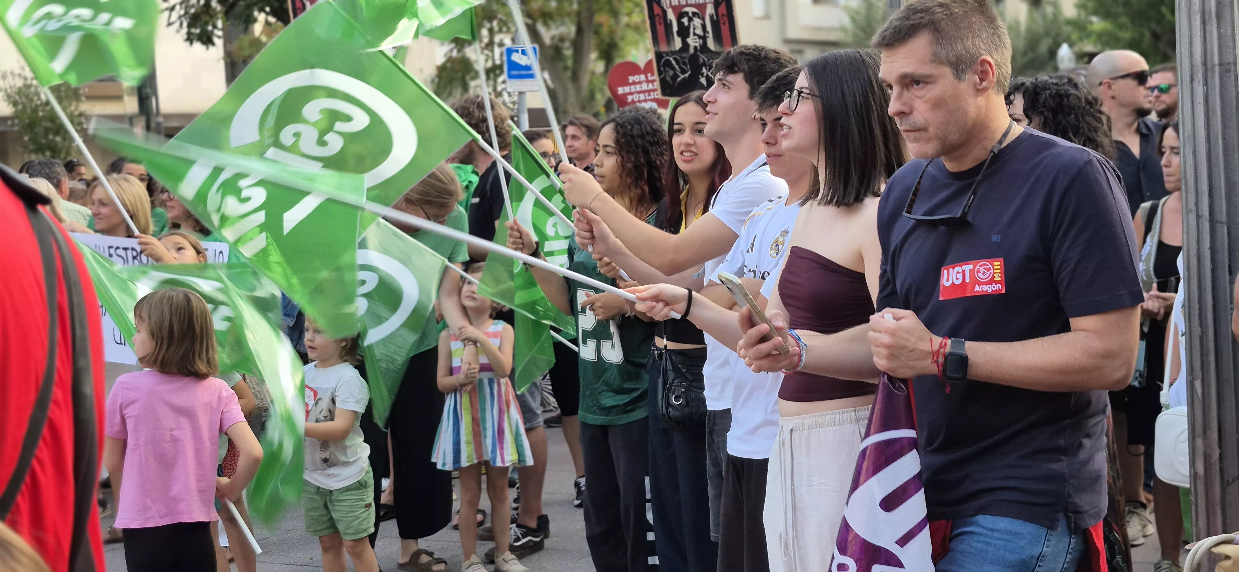 Concentración de apoyo al docente sancionado Sergio Martínez. Foto Myriam Martínez