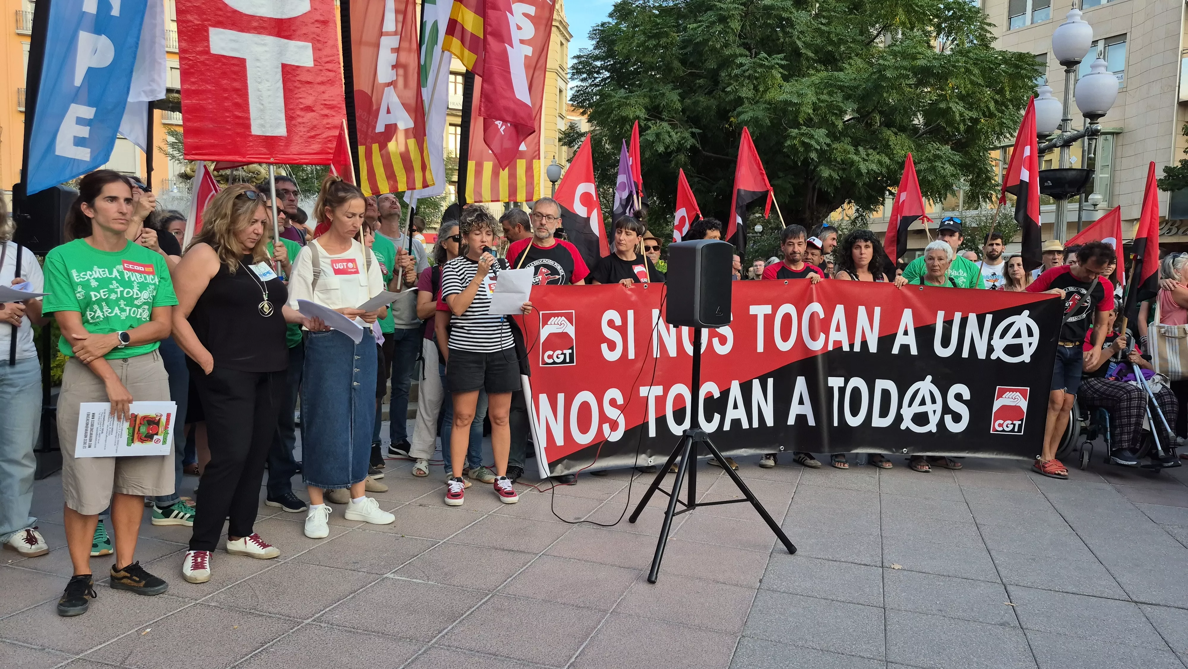 Concentración de apoyo al docente sancionado Sergio Martínez. Foto Myriam Martínez
