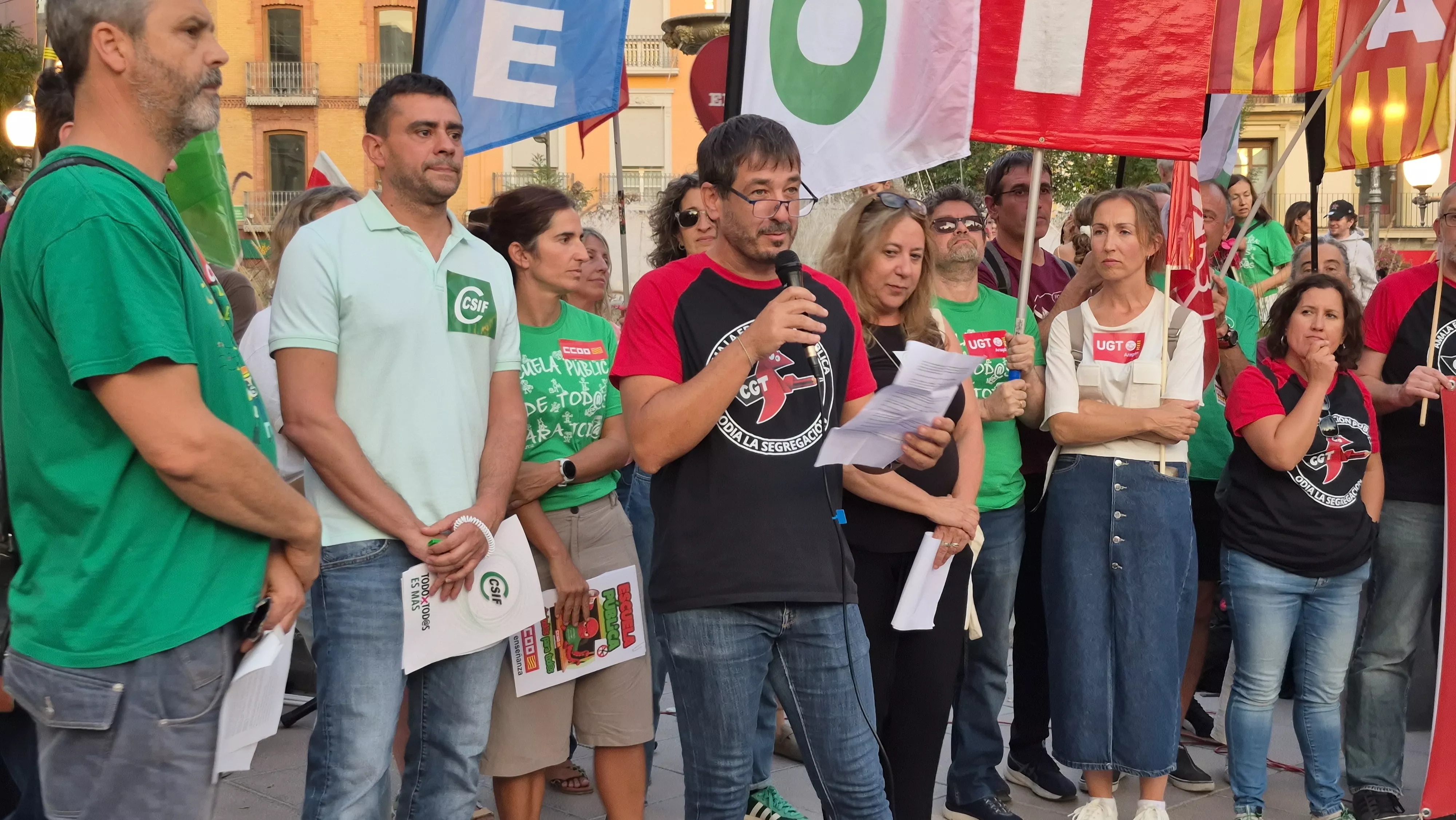 Concentración de apoyo al docente sancionado Sergio Martínez. Foto Myriam Martínez